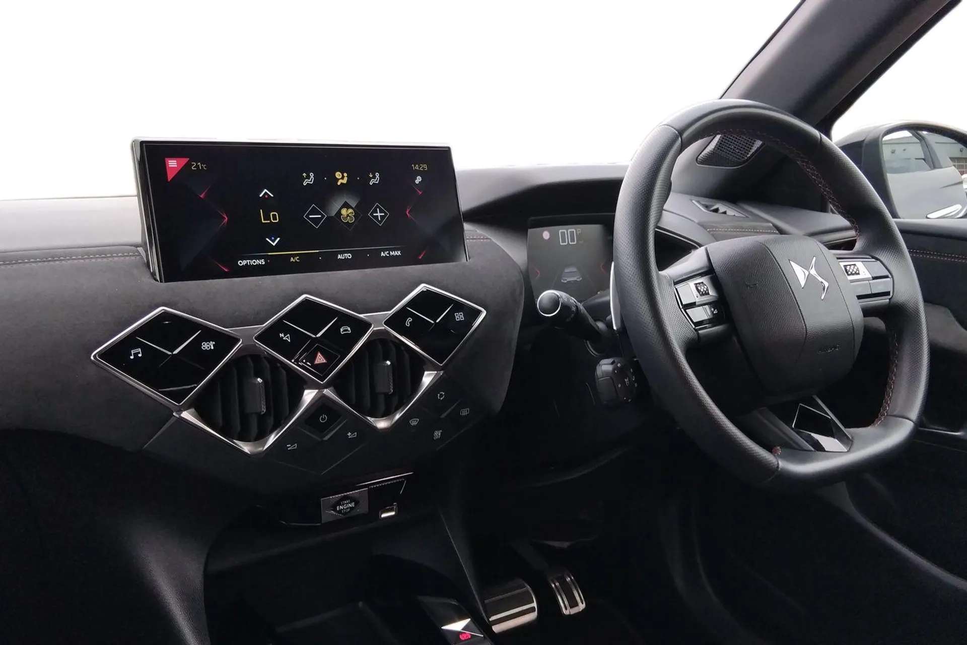 A 2022 DS DS3 1.2 PureTech 130 Performance Line + 5dr EAT8 [Cruise control with speed limiter, 7 inch digital instrument cluster display, 18" Monza diamond cut allo A 2022 DS DS3 1.2 PureTech 130 Performance Line + 5dr EAT8 [Cruise control with speed limiter, 7 inch digital instrument cluster display, 18" Monza diamond cut allo