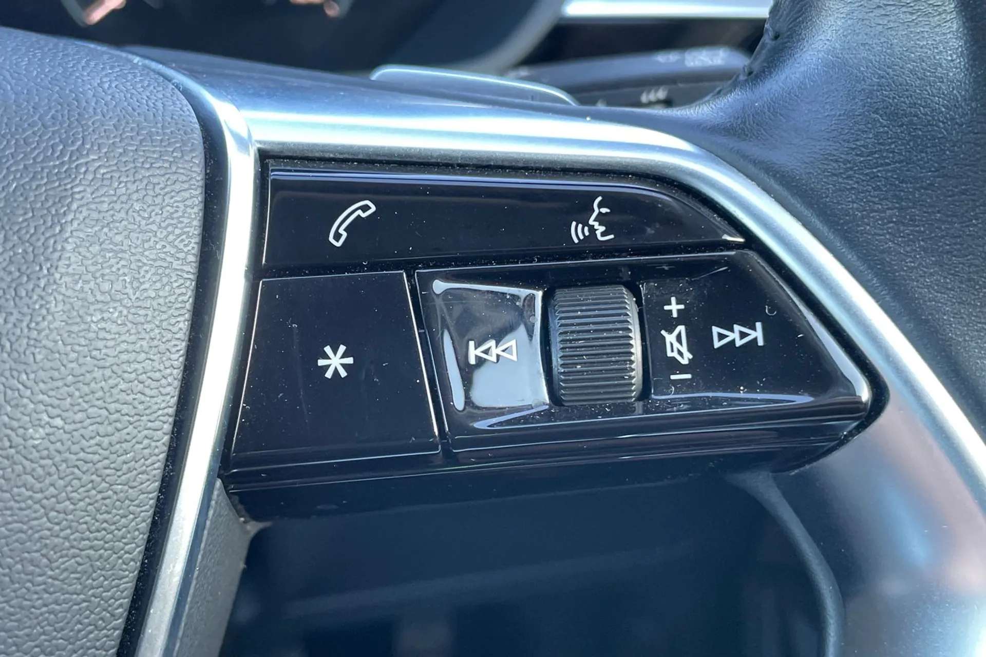 2021 AUDI E-TRON 2021 AUDI E-TRON