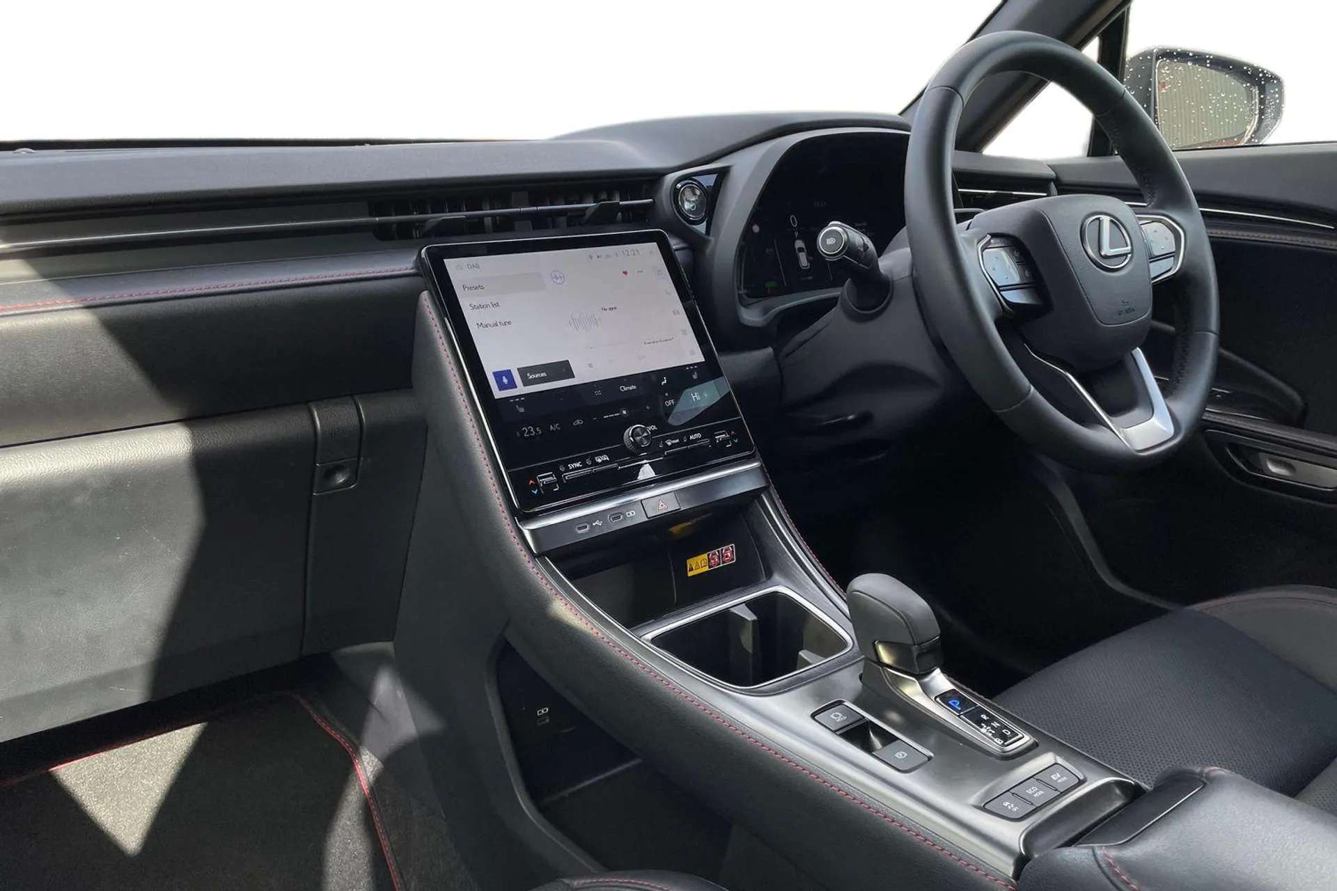 2024 LEXUS LBX 2024 LEXUS LBX