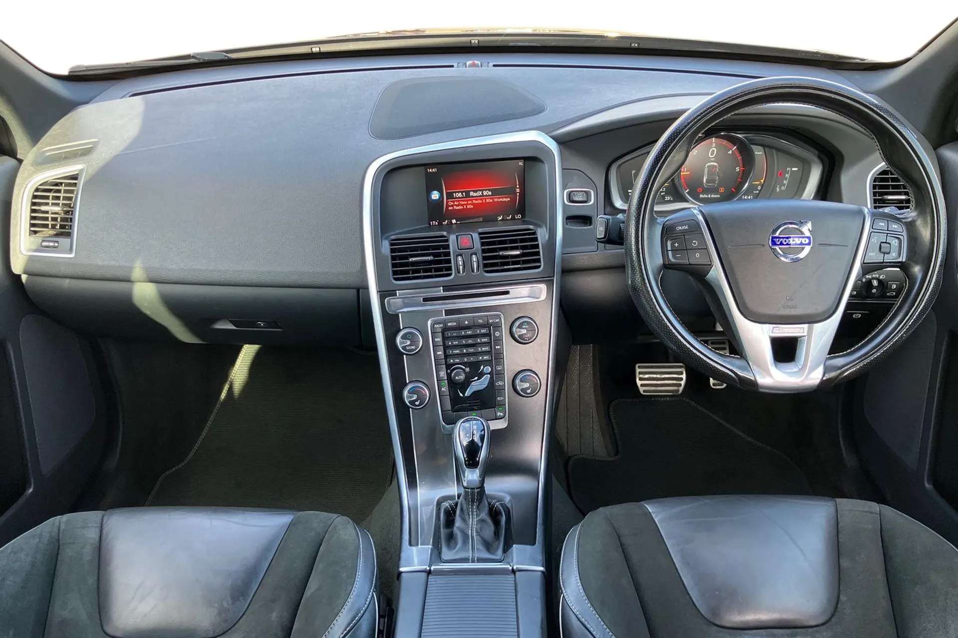 2017 VOLVO XC60 2017 VOLVO XC60