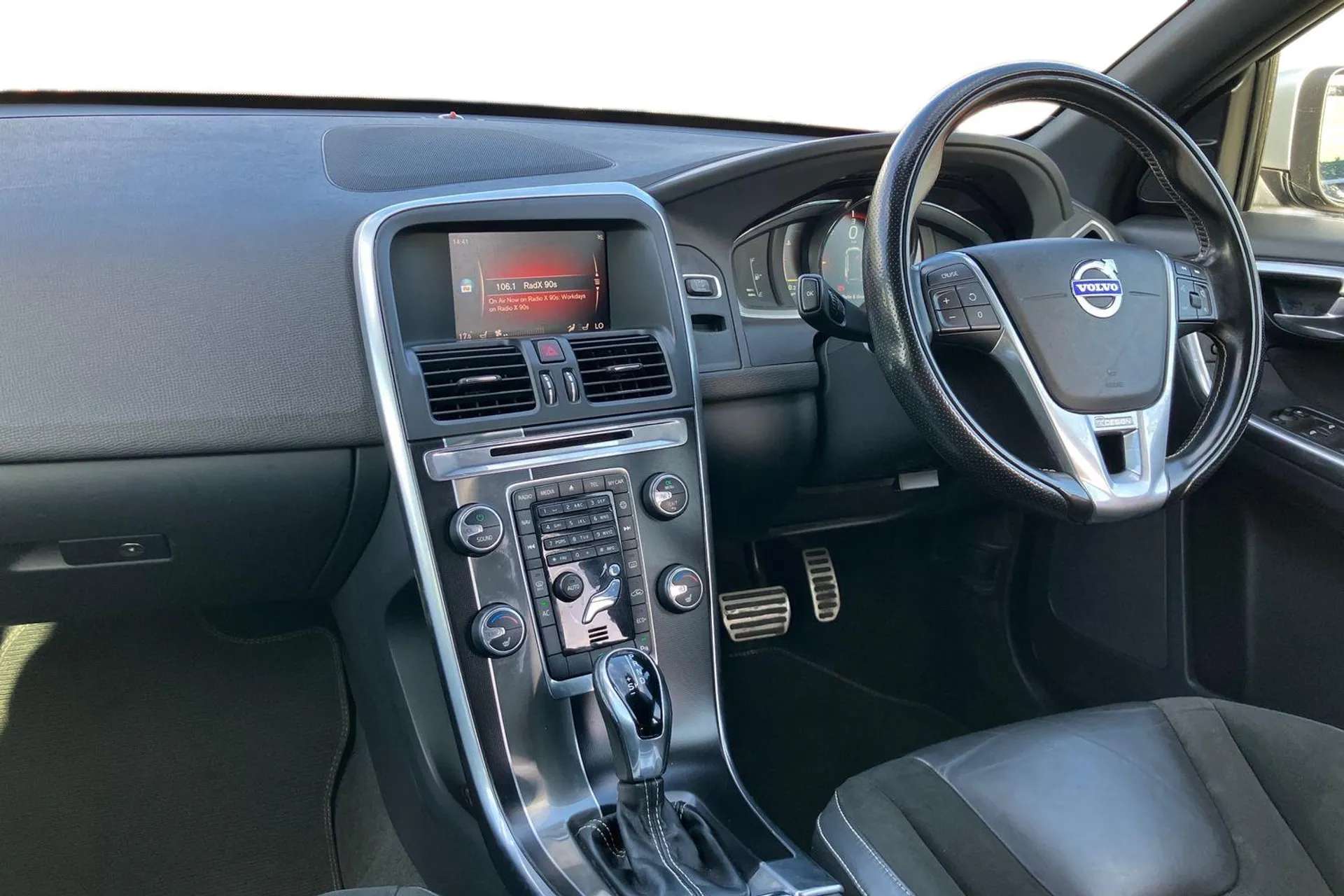 2017 VOLVO XC60 2017 VOLVO XC60
