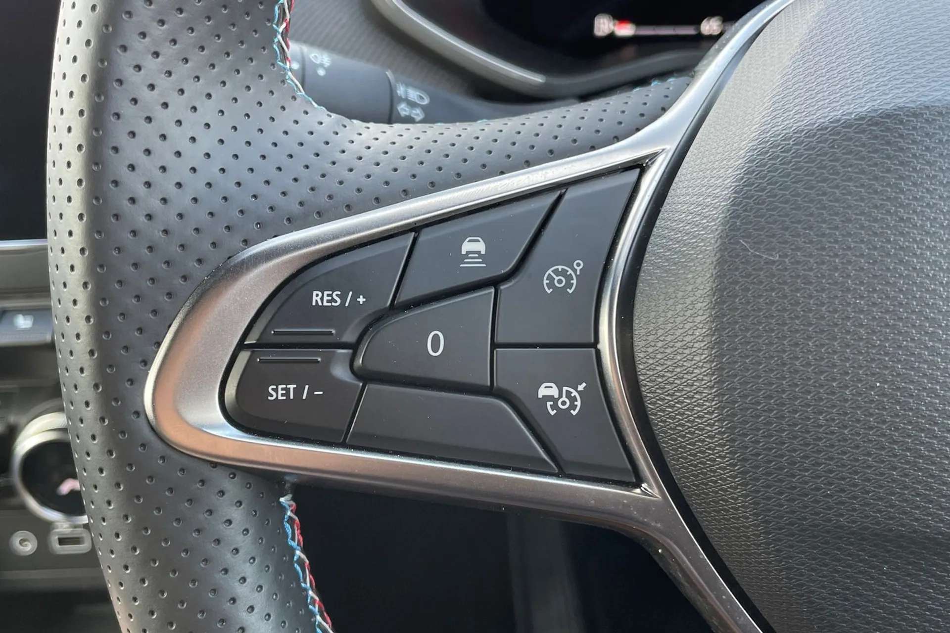 2024 RENAULT CLIO 2024 RENAULT CLIO