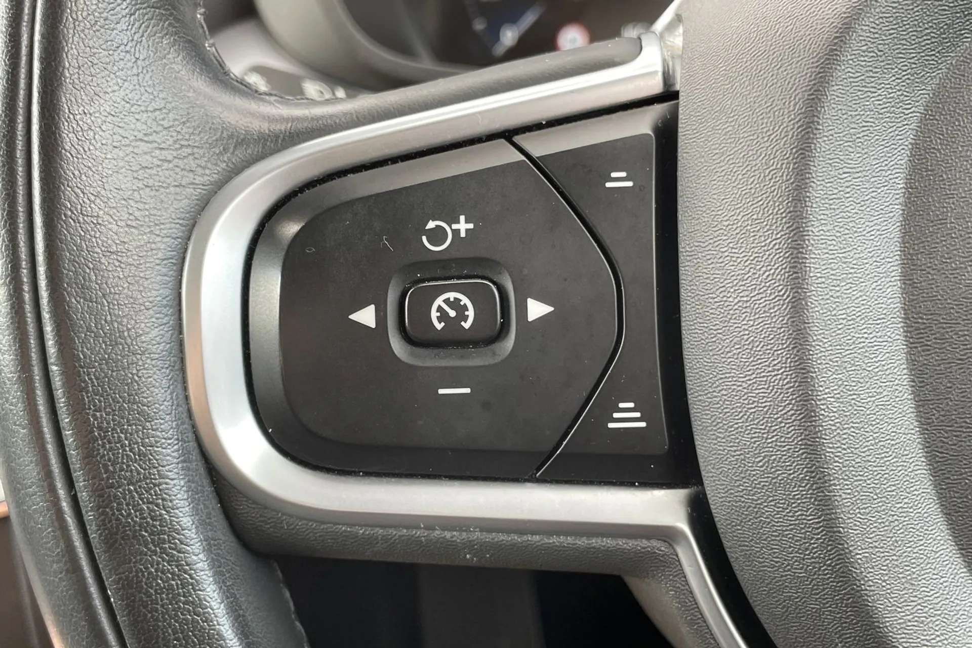 2020 VOLVO XC60 2020 VOLVO XC60