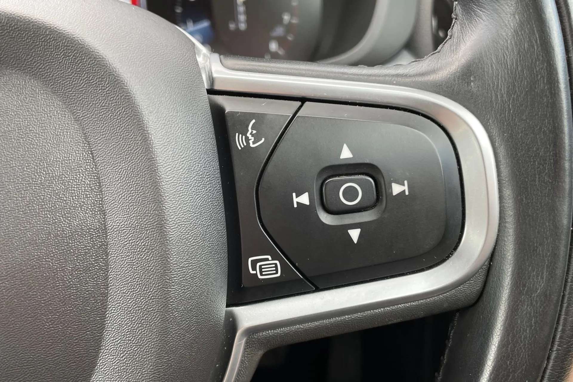2020 VOLVO XC60 2020 VOLVO XC60