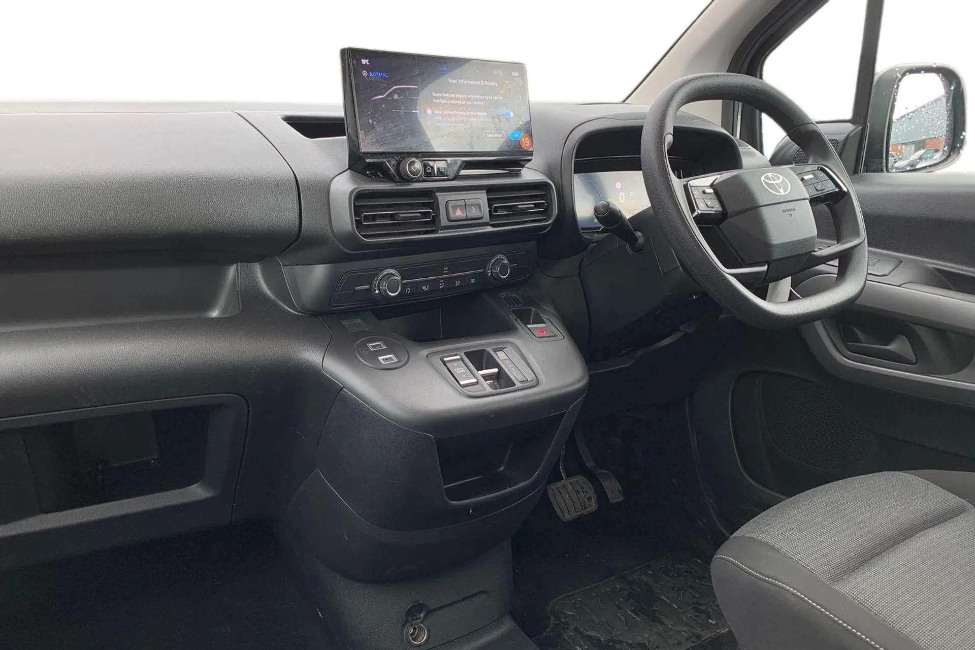 A 2025 TOYOTA PROACE CITY VERSO 100kW Icon L2 50kWh 5dr Auto [Auto high beam, Cruise control, Rear parking sensors A 2025 TOYOTA PROACE CITY VERSO 100kW Icon L2 50kWh 5dr Auto [Auto high beam, Cruise control, Rear parking sensors