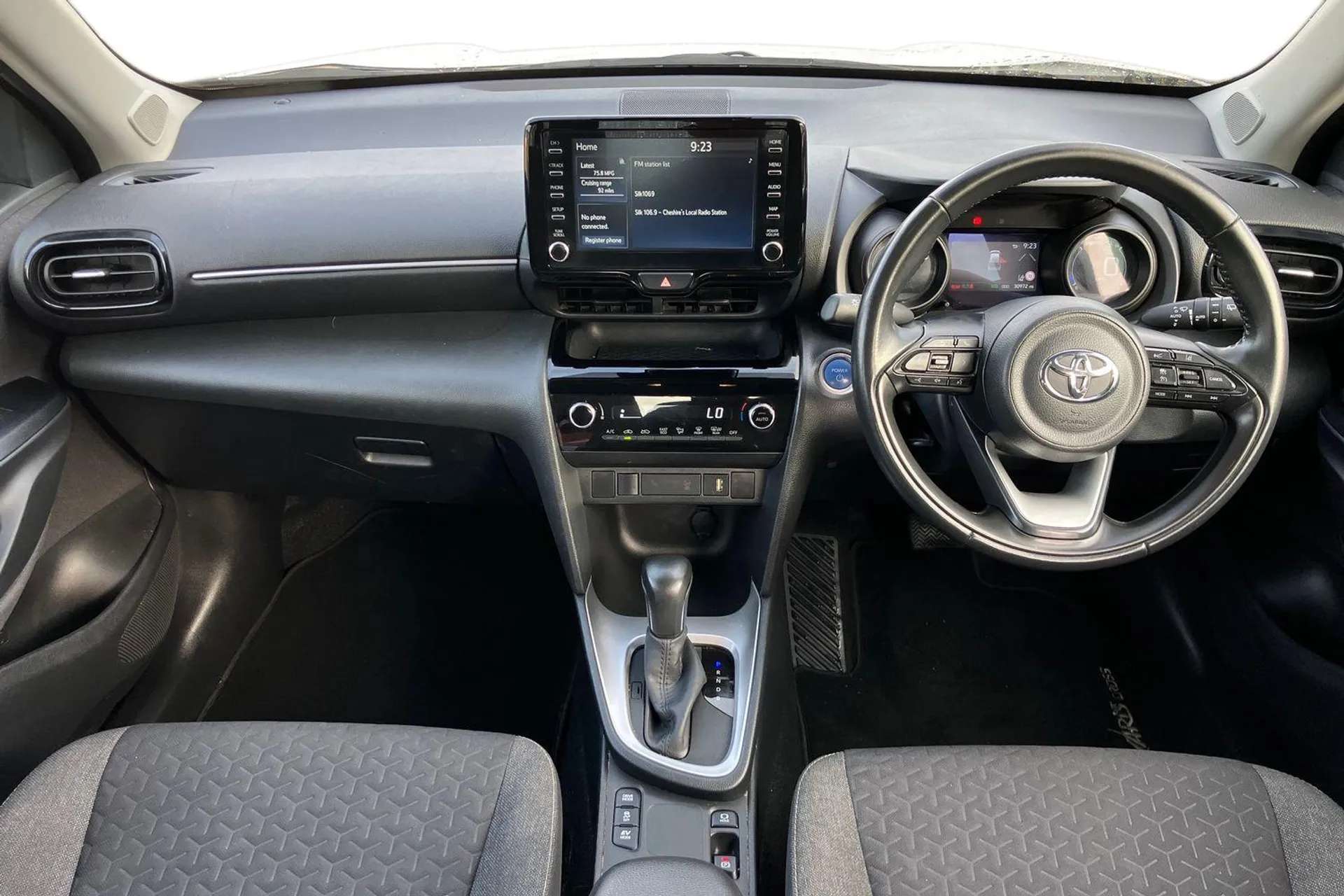 A 2024 TOYOTA YARIS CROSS 1.5 Hybrid Icon 5dr CVT [ Hill start assist control (HAC), Color multi-information display, Adaptive cruise control, multi info switches on steering w A 2024 TOYOTA YARIS CROSS 1.5 Hybrid Icon 5dr CVT [ Hill start assist control (HAC), Color multi-information display, Adaptive cruise control, multi info switches on steering w
