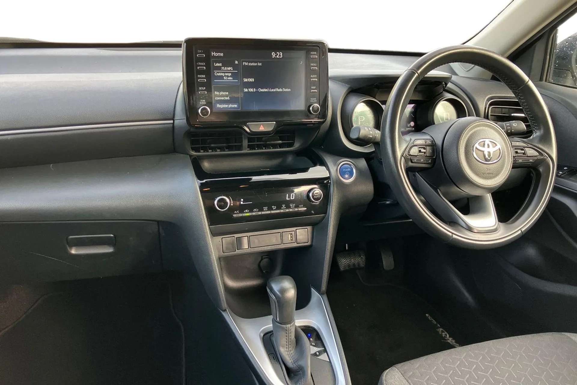A 2024 TOYOTA YARIS CROSS 1.5 Hybrid Icon 5dr CVT [ Hill start assist control (HAC), Color multi-information display, Adaptive cruise control, multi info switches on steering w A 2024 TOYOTA YARIS CROSS 1.5 Hybrid Icon 5dr CVT [ Hill start assist control (HAC), Color multi-information display, Adaptive cruise control, multi info switches on steering w