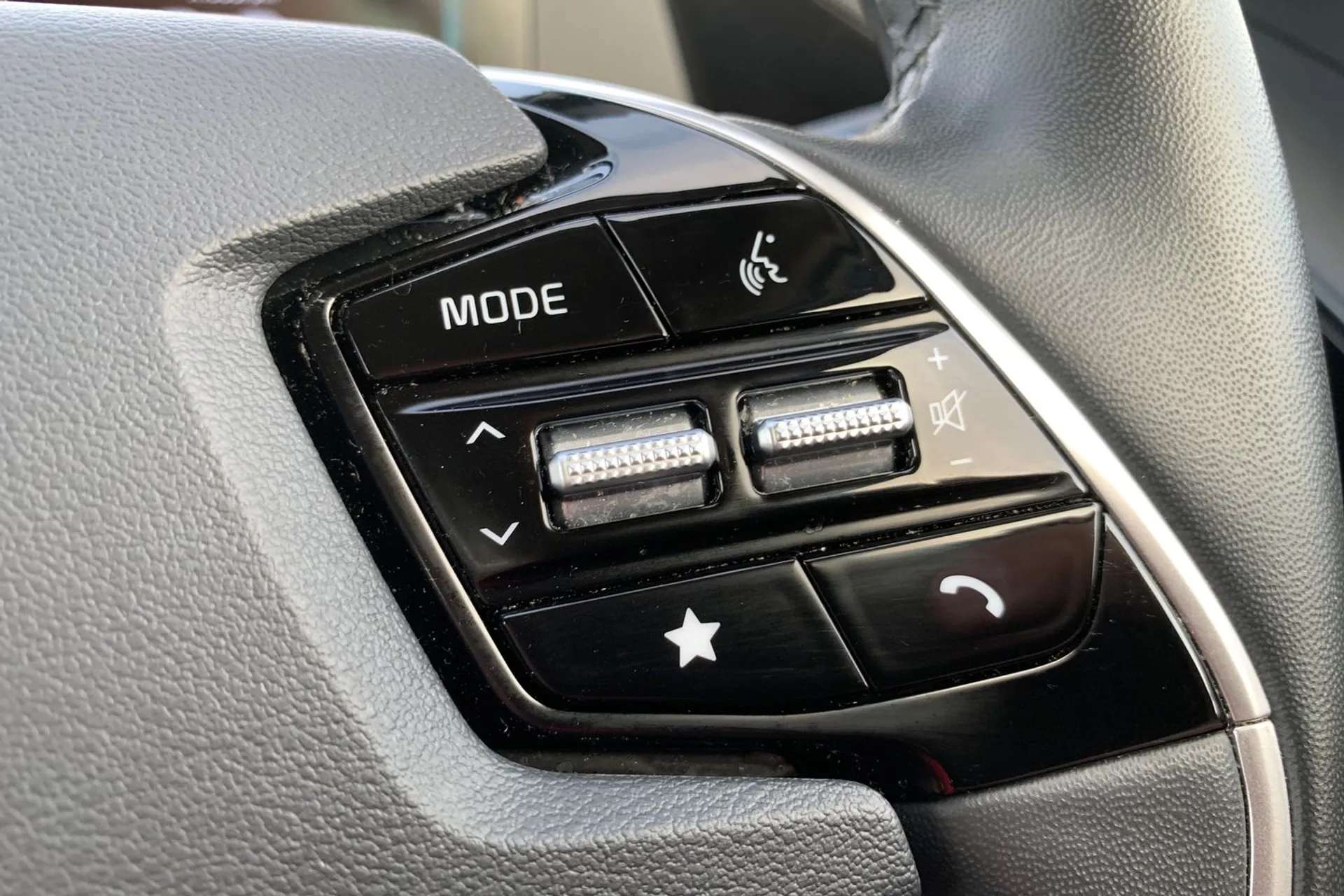 2023 KIA NIRO 2023 KIA NIRO