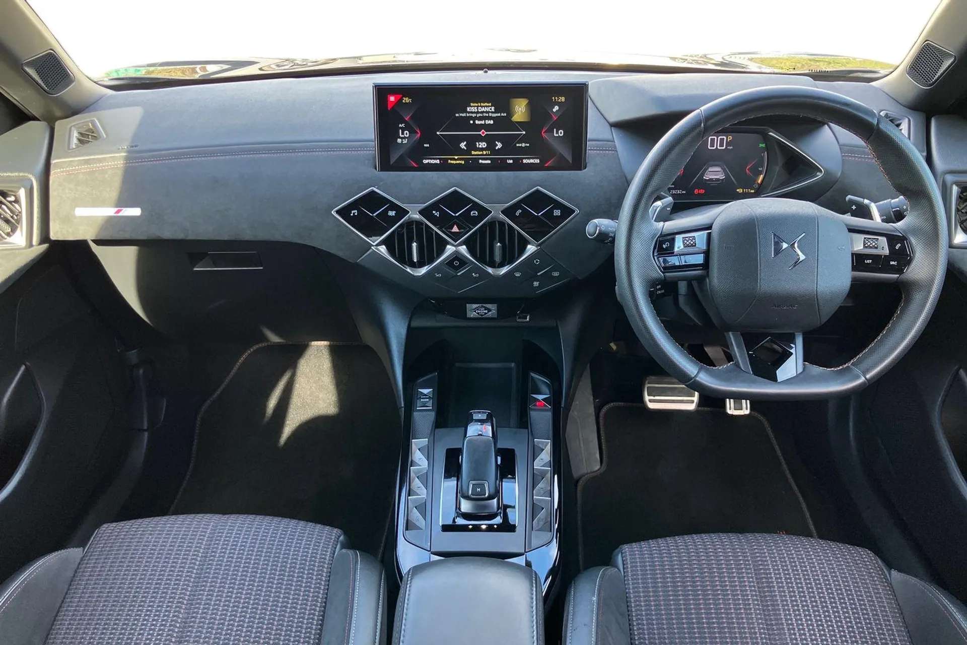 A 2022 DS DS3 1.2 PureTech 130 Performance Line + 5dr EAT8 [Cruise control with speed limiter, 7 inch digital instrument cluster display, 18" Monza diamond cut allo A 2022 DS DS3 1.2 PureTech 130 Performance Line + 5dr EAT8 [Cruise control with speed limiter, 7 inch digital instrument cluster display, 18" Monza diamond cut allo