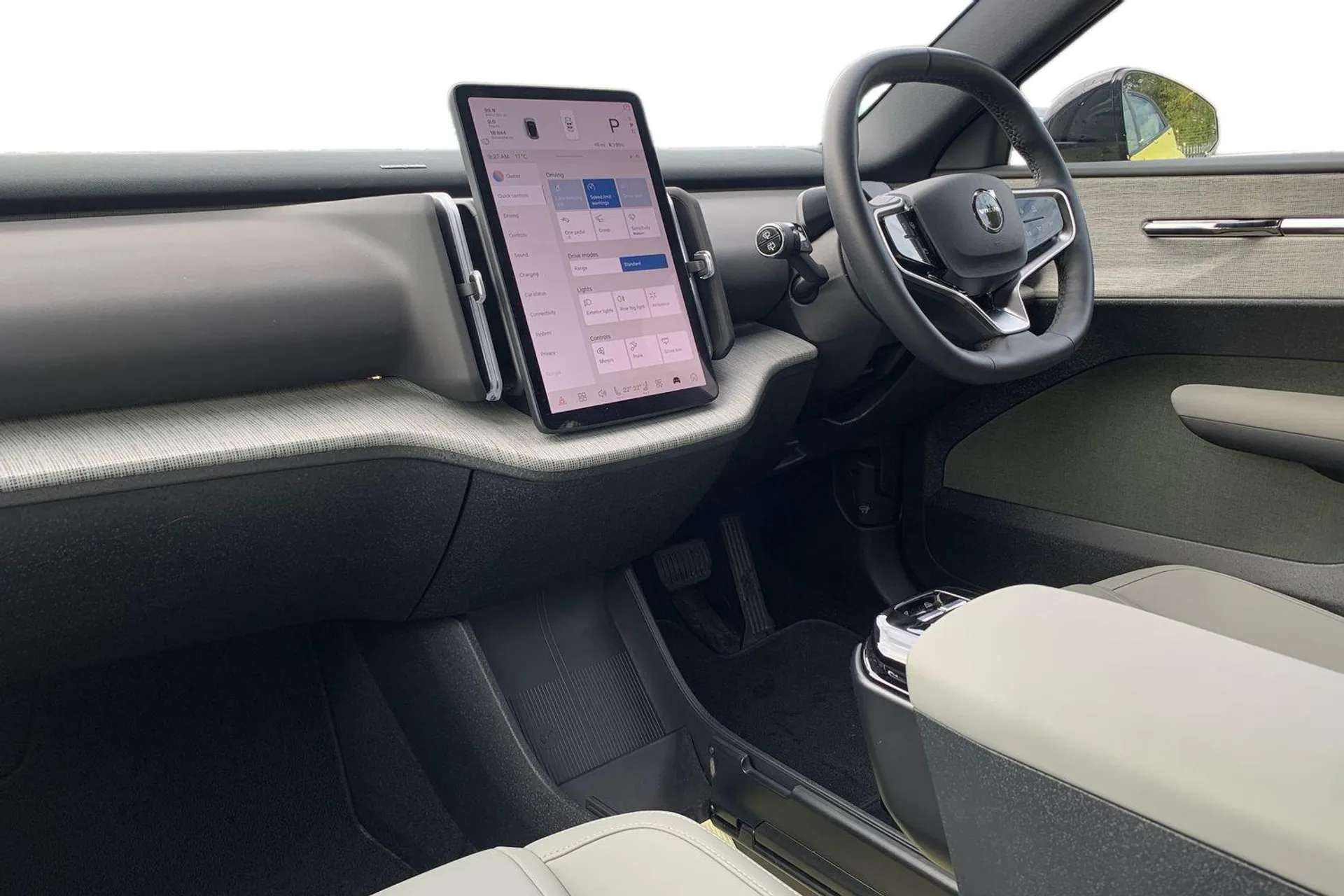 A 2024 VOLVO EX30 200kW SM Extended Range Plus 69kWh 5dr Auto [Blind spot information system with steer assist (BLIS), Front and rear park assist, Heated steering wheel A 2024 VOLVO EX30 200kW SM Extended Range Plus 69kWh 5dr Auto [Blind spot information system with steer assist (BLIS), Front and rear park assist, Heated steering wheel