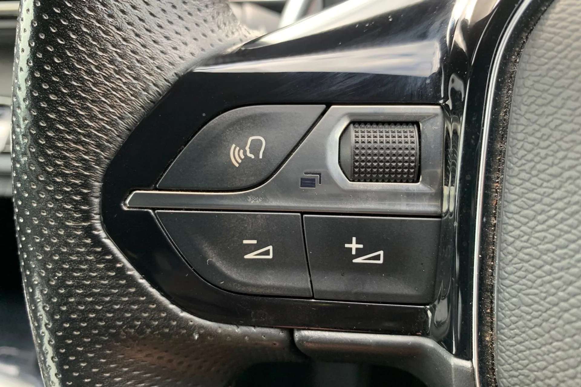 2021 PEUGEOT 5008 2021 PEUGEOT 5008