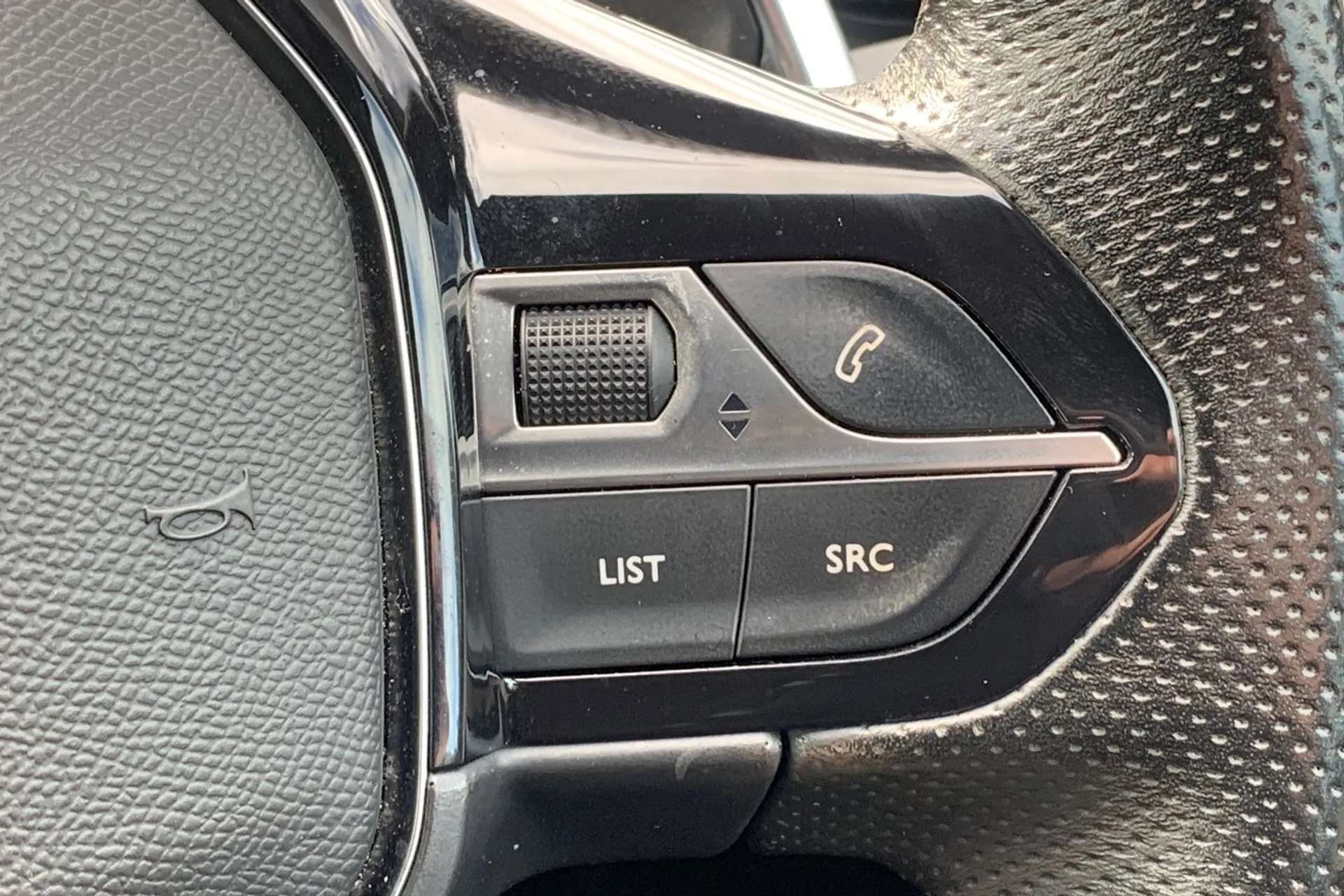 2021 PEUGEOT 5008 2021 PEUGEOT 5008