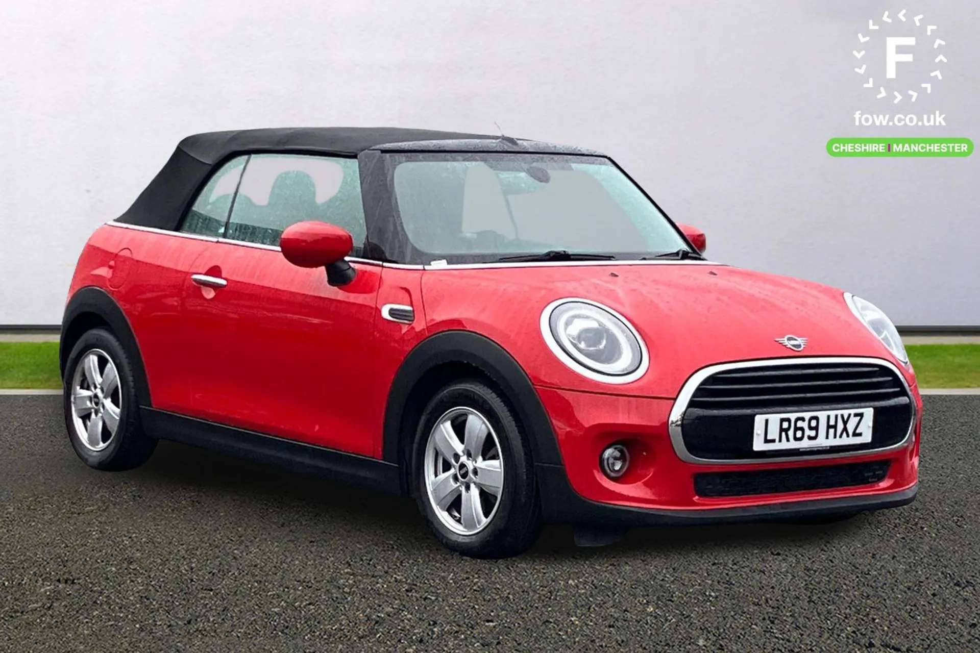 A 2019 MINI CONVERTIBLE 1.5 Cooper Classic II 2dr Auto [Automatic start/stop function with brake energy recuperation, Fully electric black softtop with integrated sunroof fun A 2019 MINI CONVERTIBLE 1.5 Cooper Classic II 2dr Auto [Automatic start/stop function with brake energy recuperation, Fully electric black softtop with integrated sunroof fun