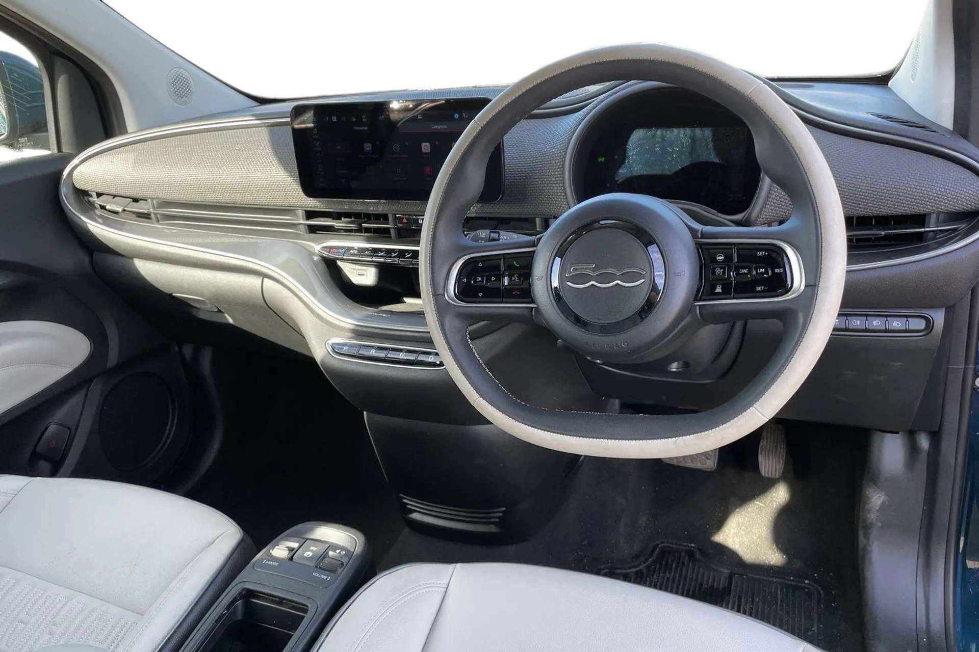 2023 FIAT 500 2023 FIAT 500