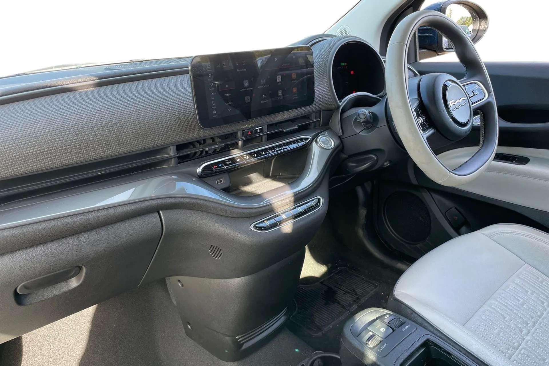 2023 FIAT 500 2023 FIAT 500
