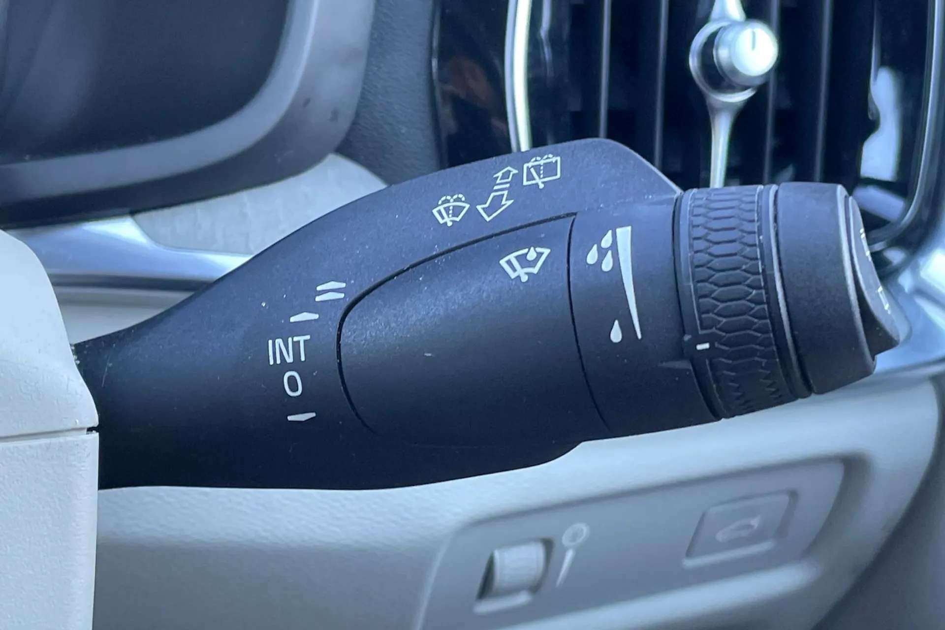 2019 VOLVO V60 2019 VOLVO V60