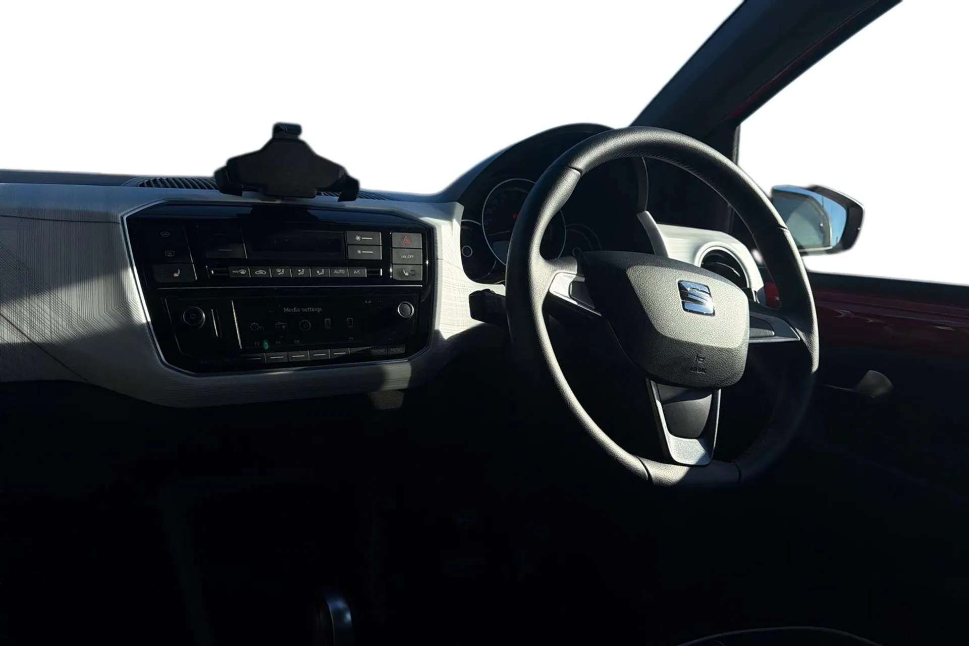 A 2021 SEAT MII 61kW One 36.8kWh 5dr Auto [LED daytime running lights, Traffic sign recognition, Heated front and rear windscreen, Electric adjustable heated door mir A 2021 SEAT MII 61kW One 36.8kWh 5dr Auto [LED daytime running lights, Traffic sign recognition, Heated front and rear windscreen, Electric adjustable heated door mir