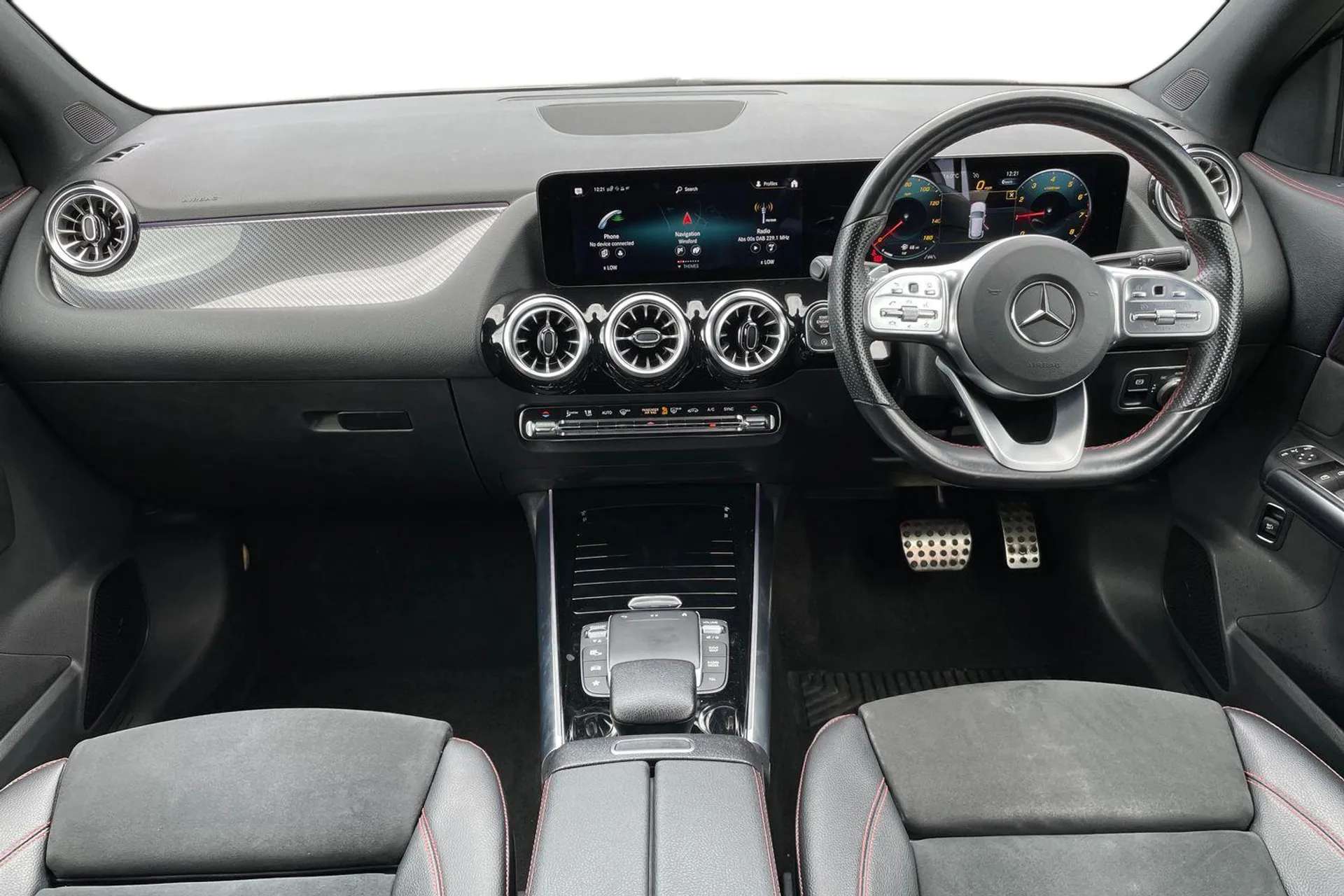 A 2021 MERCEDES-BENZ GLA GLA 180 AMG Line Premium 5dr Auto [Comfort Seat Pack, ECO start/stop function, Wireless charging, 19" AMG Alloys, Lane keep assist, LED high performan A 2021 MERCEDES-BENZ GLA GLA 180 AMG Line Premium 5dr Auto [Comfort Seat Pack, ECO start/stop function, Wireless charging, 19" AMG Alloys, Lane keep assist, LED high performan