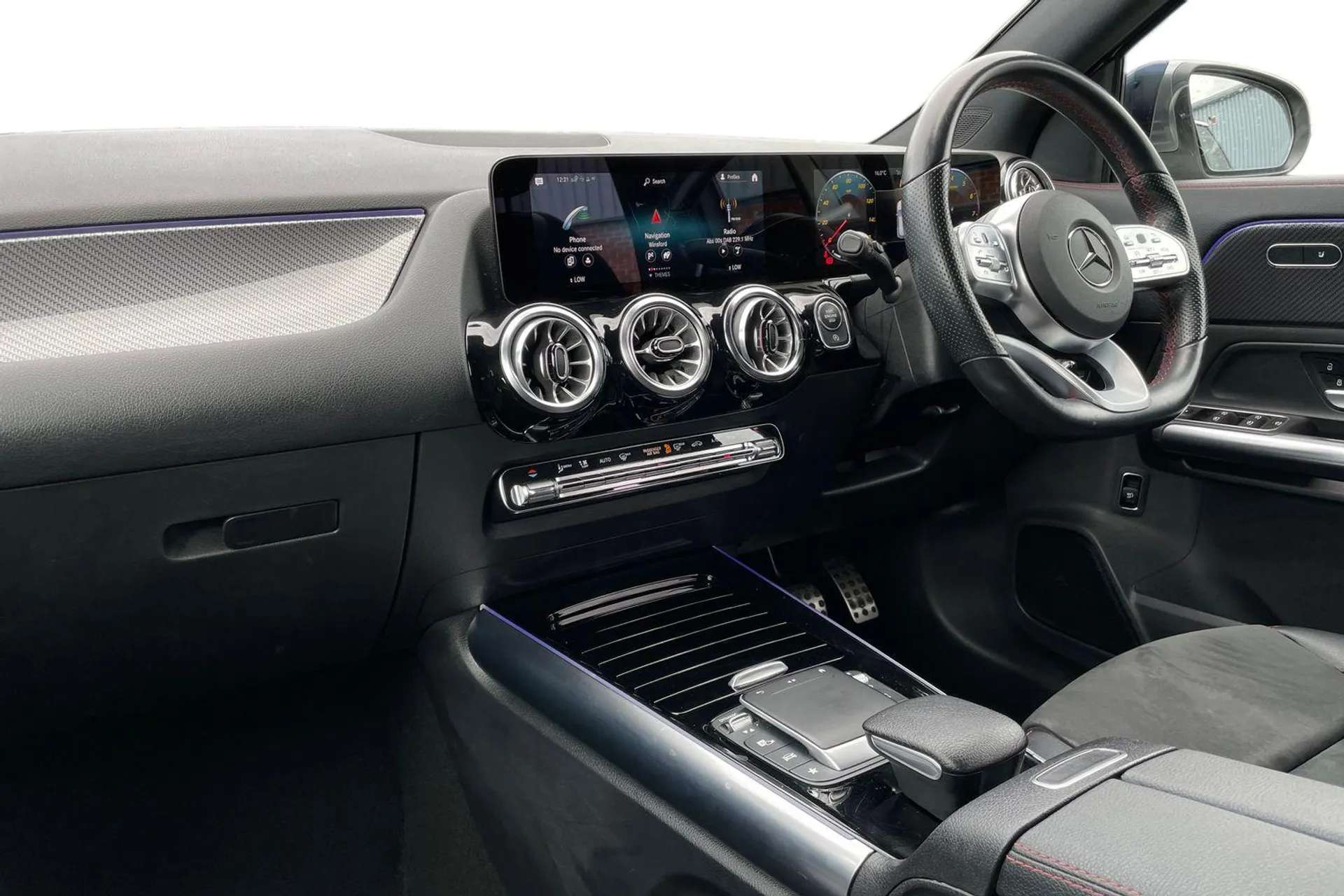 A 2021 MERCEDES-BENZ GLA GLA 180 AMG Line Premium 5dr Auto [Comfort Seat Pack, ECO start/stop function, Wireless charging, 19" AMG Alloys, Lane keep assist, LED high performan A 2021 MERCEDES-BENZ GLA GLA 180 AMG Line Premium 5dr Auto [Comfort Seat Pack, ECO start/stop function, Wireless charging, 19" AMG Alloys, Lane keep assist, LED high performan