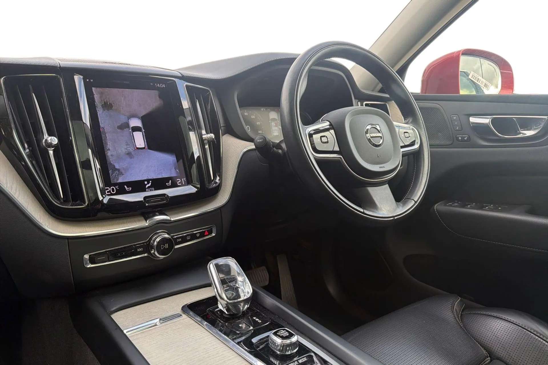 A 2021 VOLVO XC60 2.0 T8 Recharge PHEV Inscription Pro 5dr AWD Auto [22" Alloys, Driver Assist, Climate Pack, Lounge Pack, Versatility Pack, Head Up Display, Navigation A 2021 VOLVO XC60 2.0 T8 Recharge PHEV Inscription Pro 5dr AWD Auto [22" Alloys, Driver Assist, Climate Pack, Lounge Pack, Versatility Pack, Head Up Display, Navigation