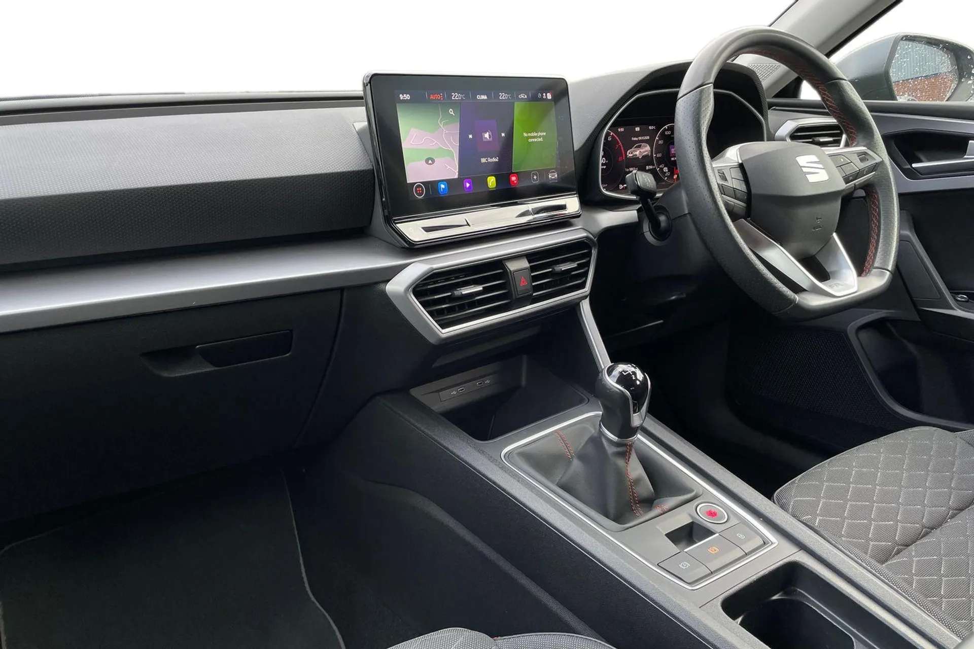 A 0 SEAT LEON 1.0 TSI EVO FR 5dr [Park assist (inc front/rear parking sensors), Wireless phone charging, Front assist with forward collision warning braking reactio A 0 SEAT LEON 1.0 TSI EVO FR 5dr [Park assist (inc front/rear parking sensors), Wireless phone charging, Front assist with forward collision warning braking reactio