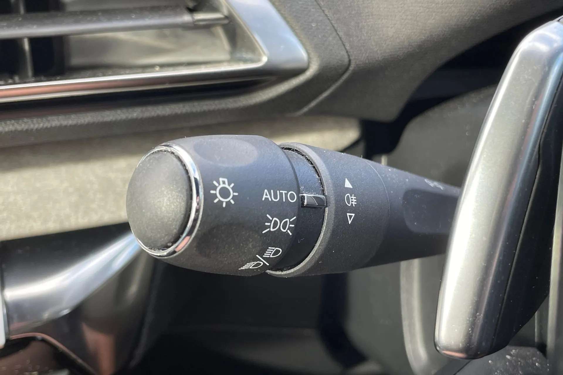 2023 PEUGEOT 3008 2023 PEUGEOT 3008