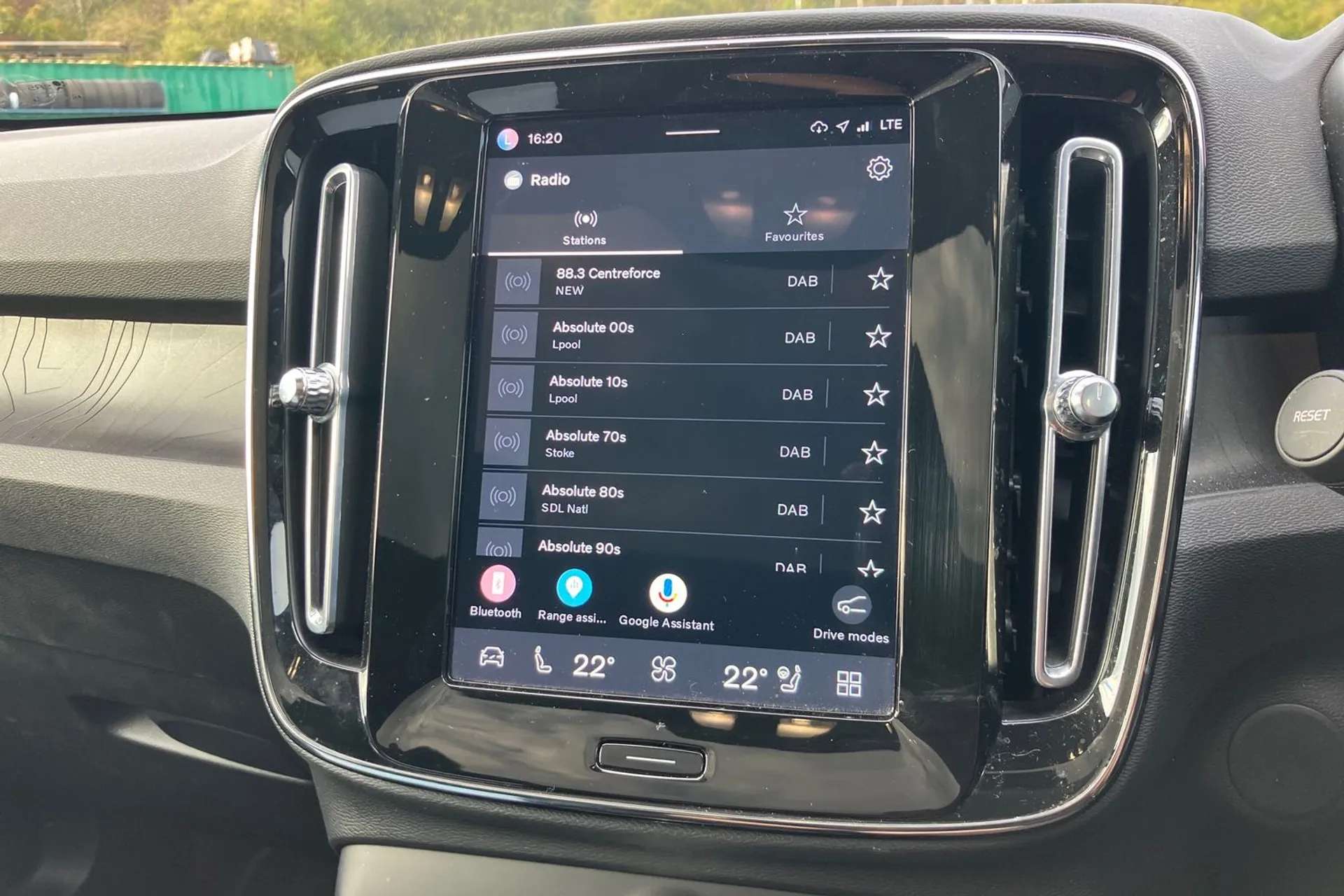 2022 VOLVO C40 2022 VOLVO C40