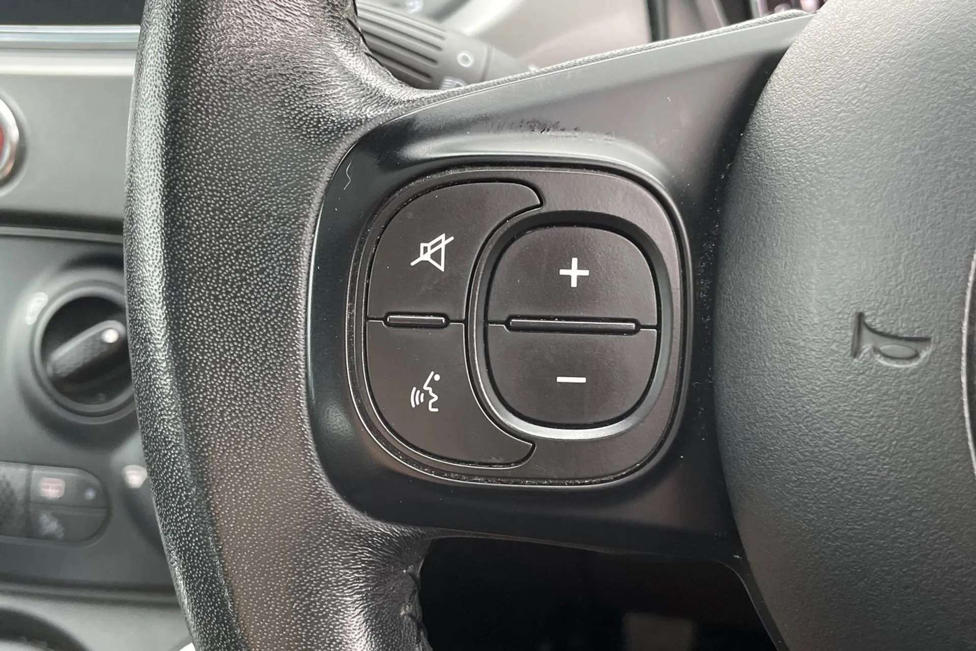 2020 FIAT 500 2020 FIAT 500