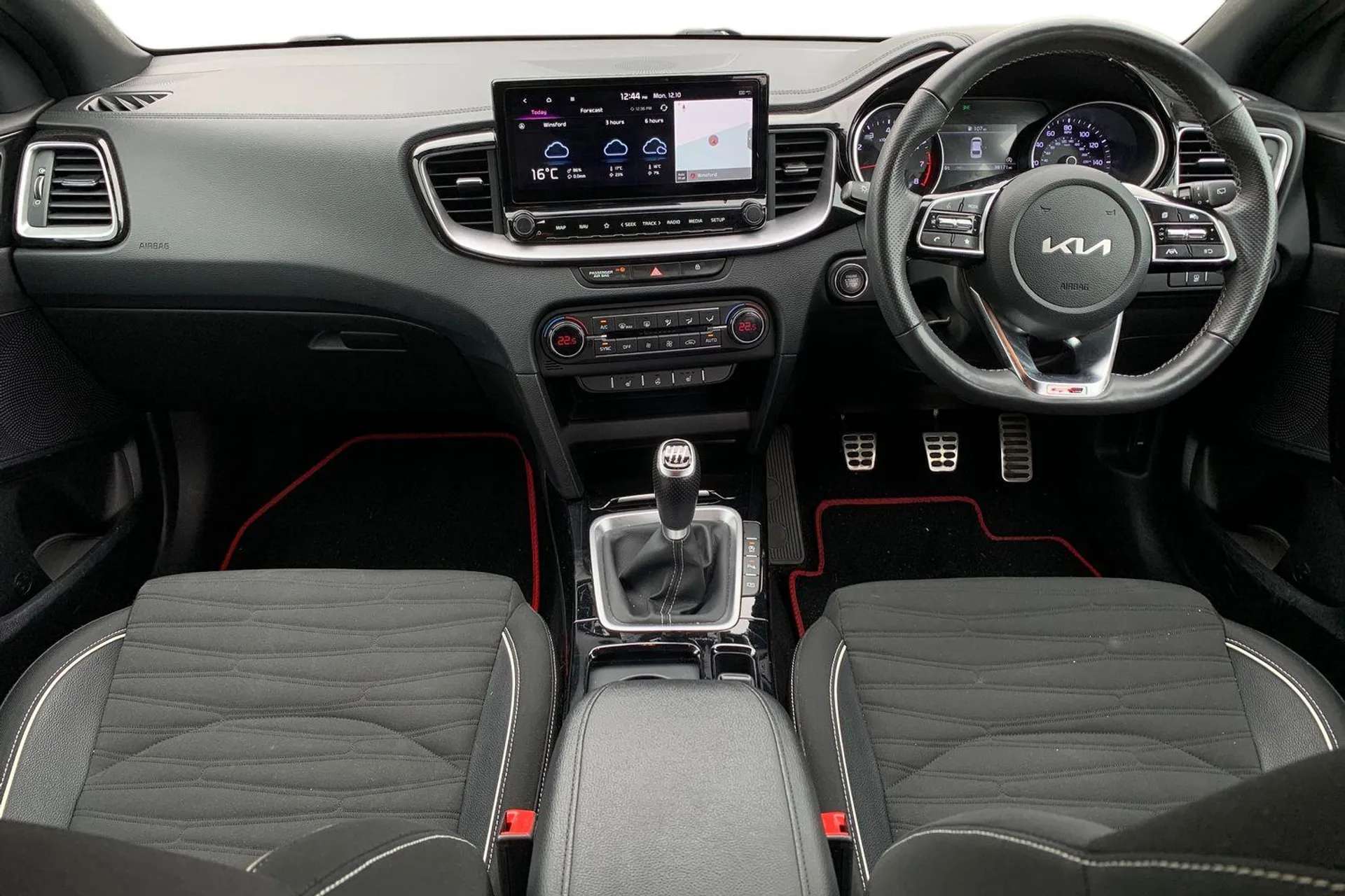 A 2022 KIA PRO CEED 1.5T GDi ISG GT-Line 5dr [Forward Collision-Avoidance Assist (FCA) - City/Pedestrian/Cyclist, Electric adjustable/heated/folding door mirrors with LED A 2022 KIA PRO CEED 1.5T GDi ISG GT-Line 5dr [Forward Collision-Avoidance Assist (FCA) - City/Pedestrian/Cyclist, Electric adjustable/heated/folding door mirrors with LED