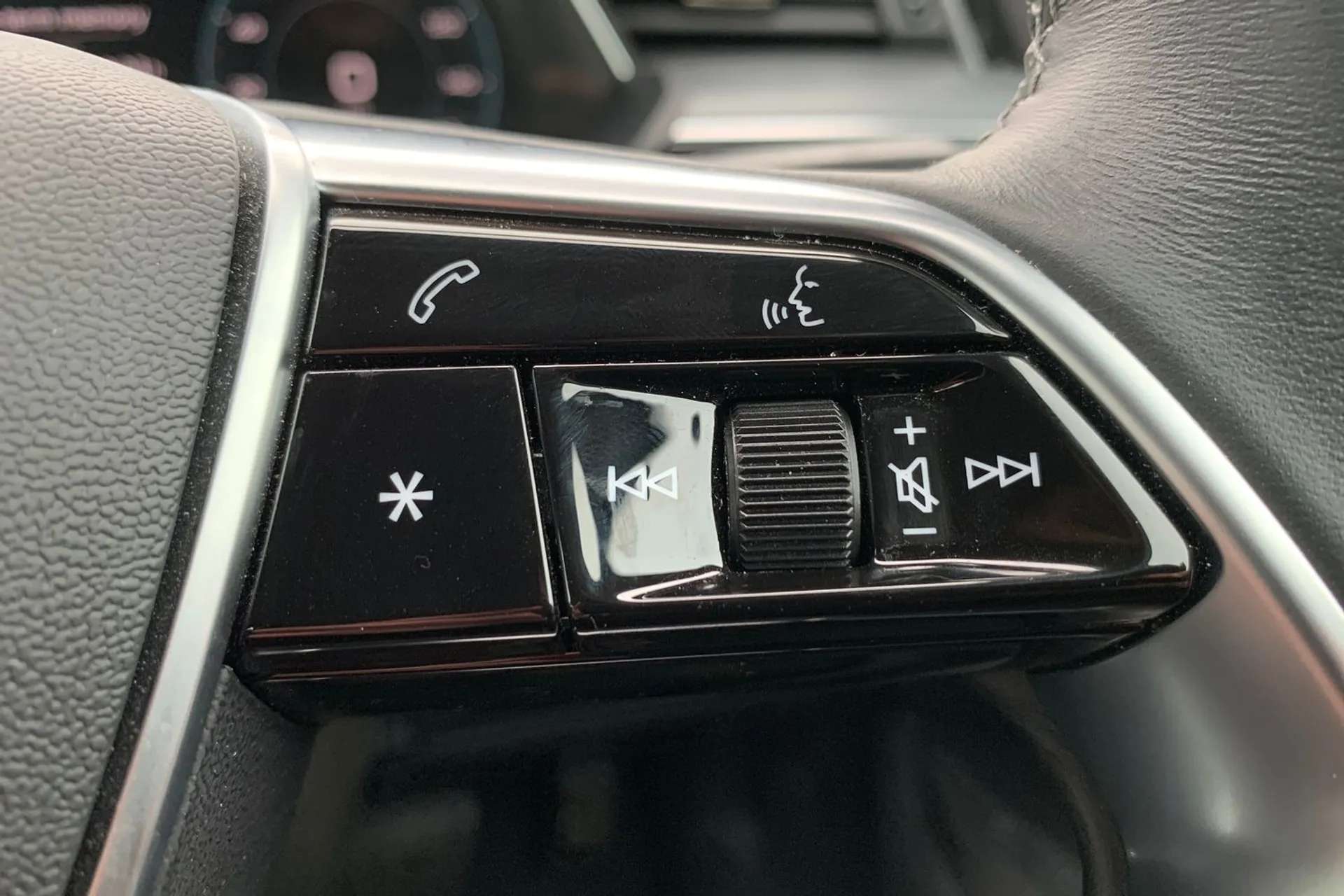 2024 AUDI Q8 2024 AUDI Q8