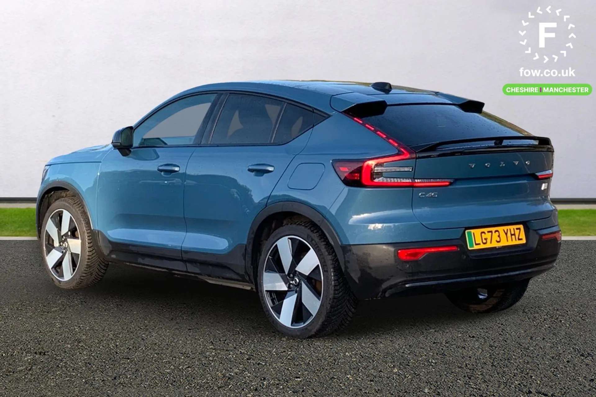 2023 VOLVO C40 2023 VOLVO C40