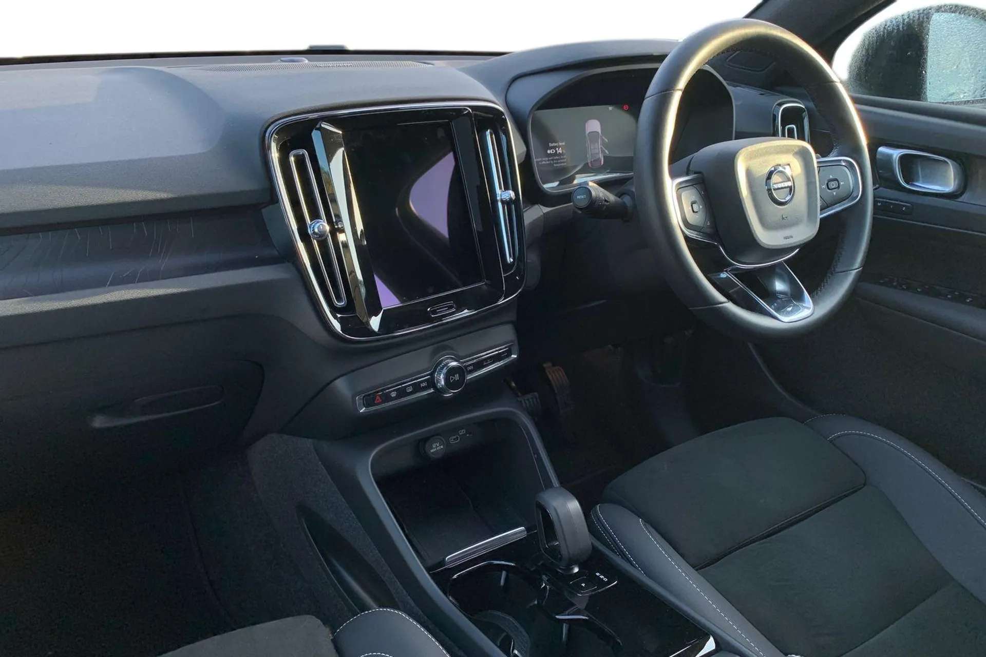 2023 VOLVO C40 2023 VOLVO C40