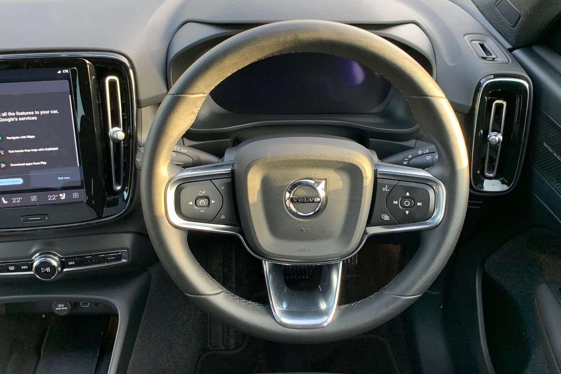 2023 VOLVO C40 2023 VOLVO C40