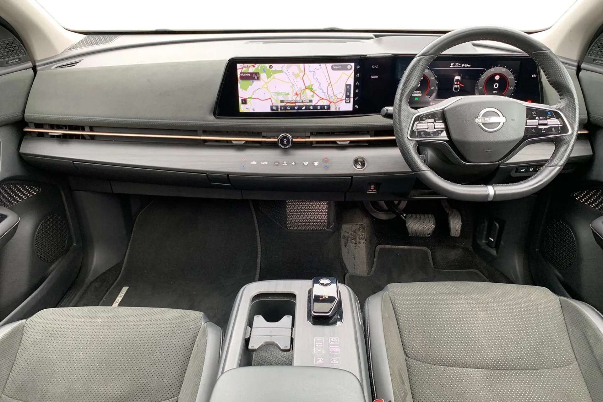 A 2022 NISSAN ARIYA 178kW Evolve 87kWh 22kWCh 5dr Auto [Amazon alexa Integration, ProPilot, Front and rear parking sensors, Virtual personal assistant and firmware over t A 2022 NISSAN ARIYA 178kW Evolve 87kWh 22kWCh 5dr Auto [Amazon alexa Integration, ProPilot, Front and rear parking sensors, Virtual personal assistant and firmware over t
