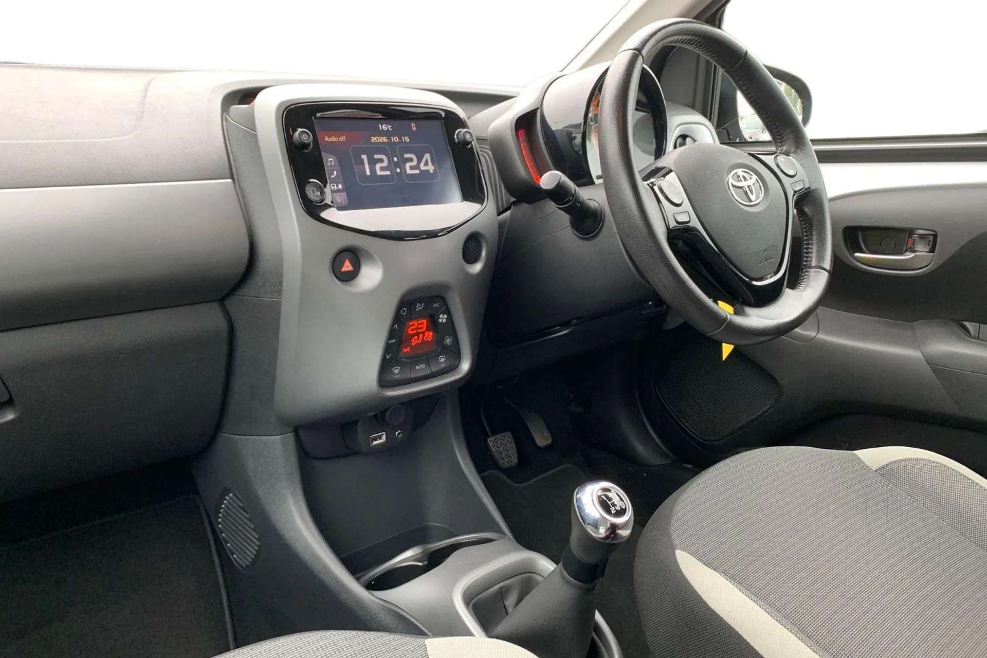 2021 TOYOTA AYGO 2021 TOYOTA AYGO