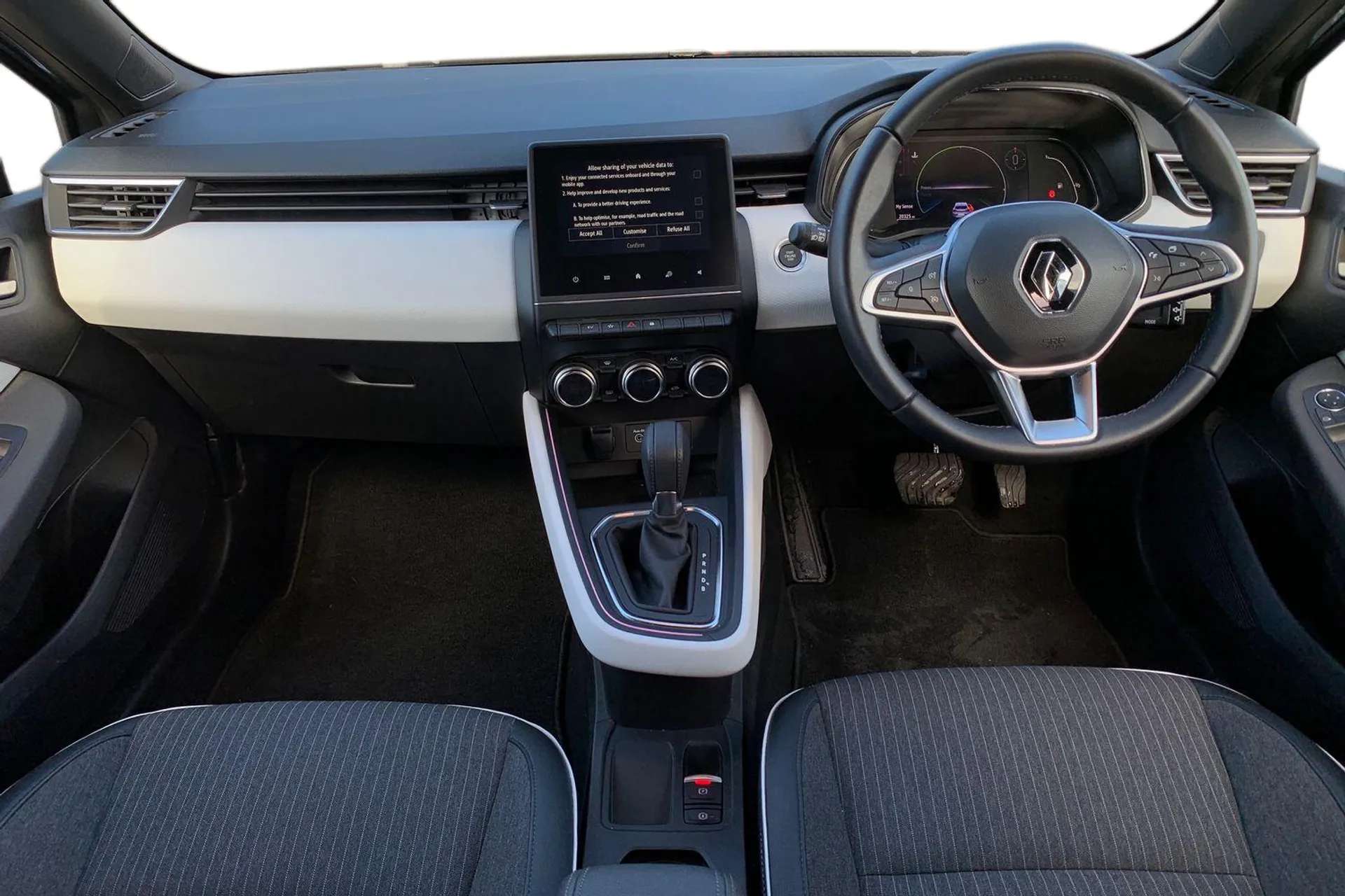 A 2023 RENAULT CLIO 1.6 E-TECH full hybrid 145 Techno 5dr Auto [Full LED headlights, Isofix, 17" Viva stella alloys,Rear parking sensors, Rear view camera, Eco mode, Crui A 2023 RENAULT CLIO 1.6 E-TECH full hybrid 145 Techno 5dr Auto [Full LED headlights, Isofix, 17" Viva stella alloys,Rear parking sensors, Rear view camera, Eco mode, Crui