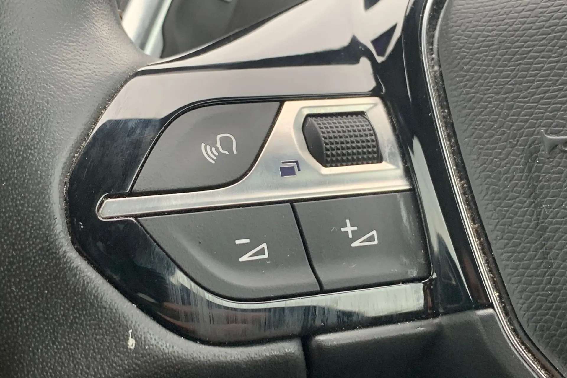 2023 PEUGEOT 3008 2023 PEUGEOT 3008
