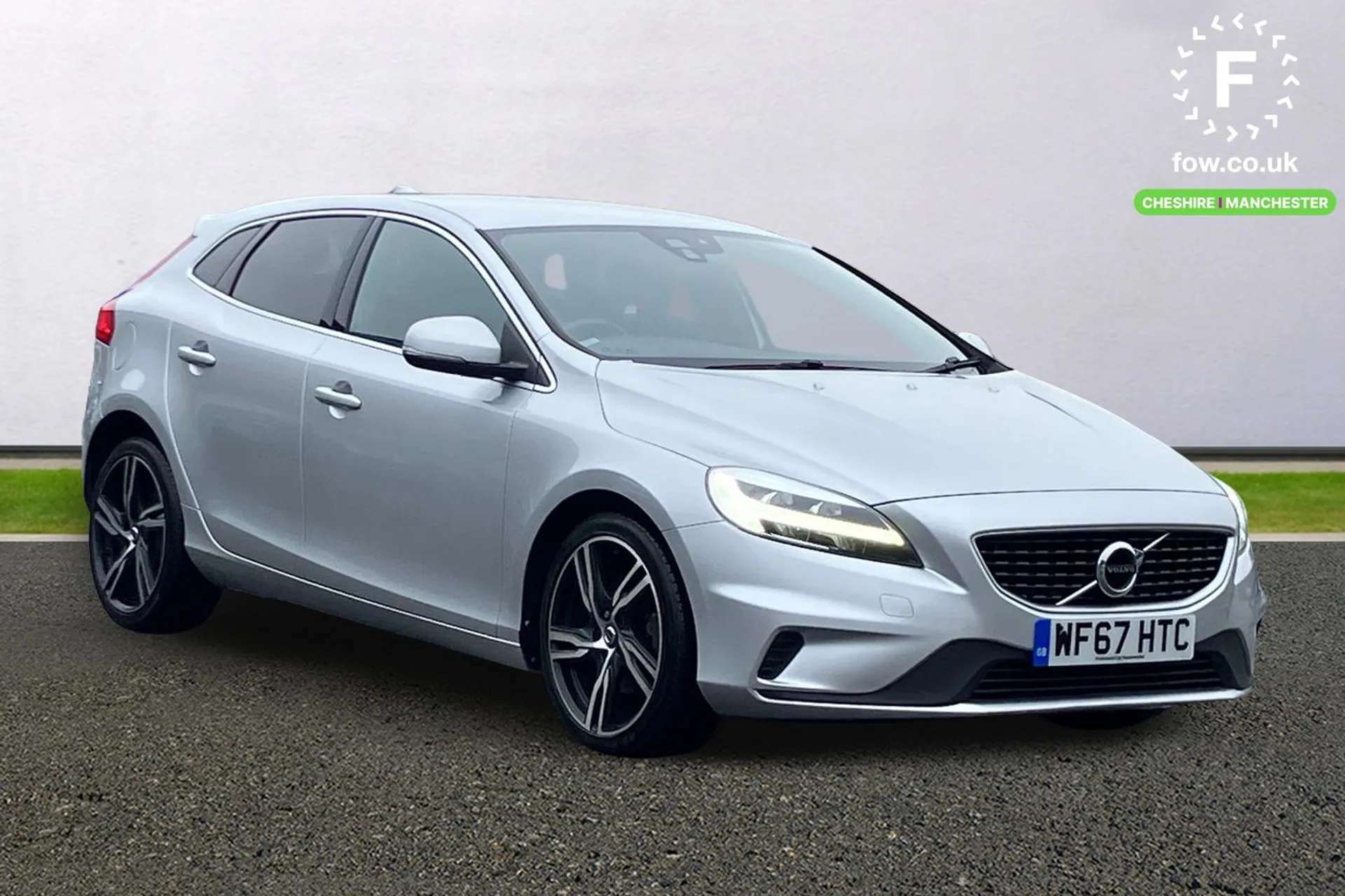 2017 VOLVO V40 2017 VOLVO V40