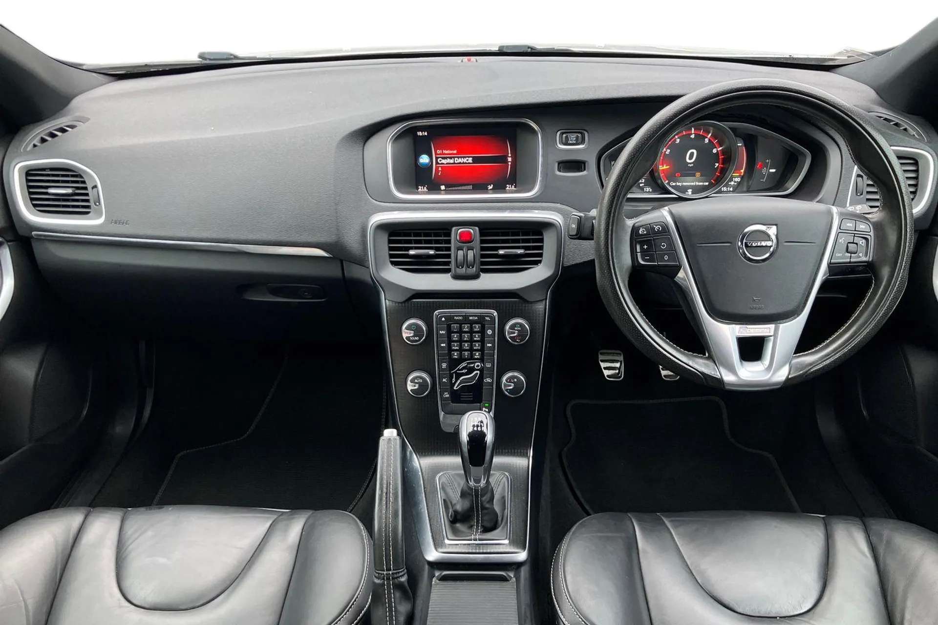 2017 VOLVO V40 2017 VOLVO V40