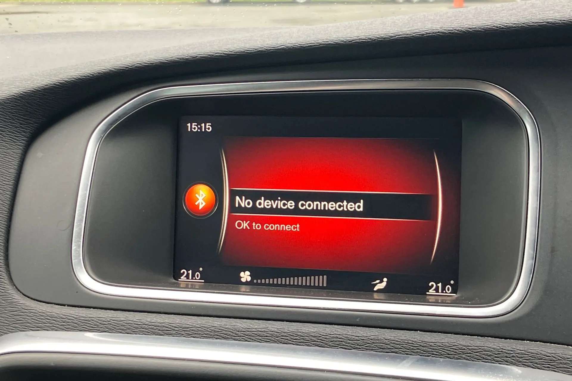 2017 VOLVO V40 2017 VOLVO V40