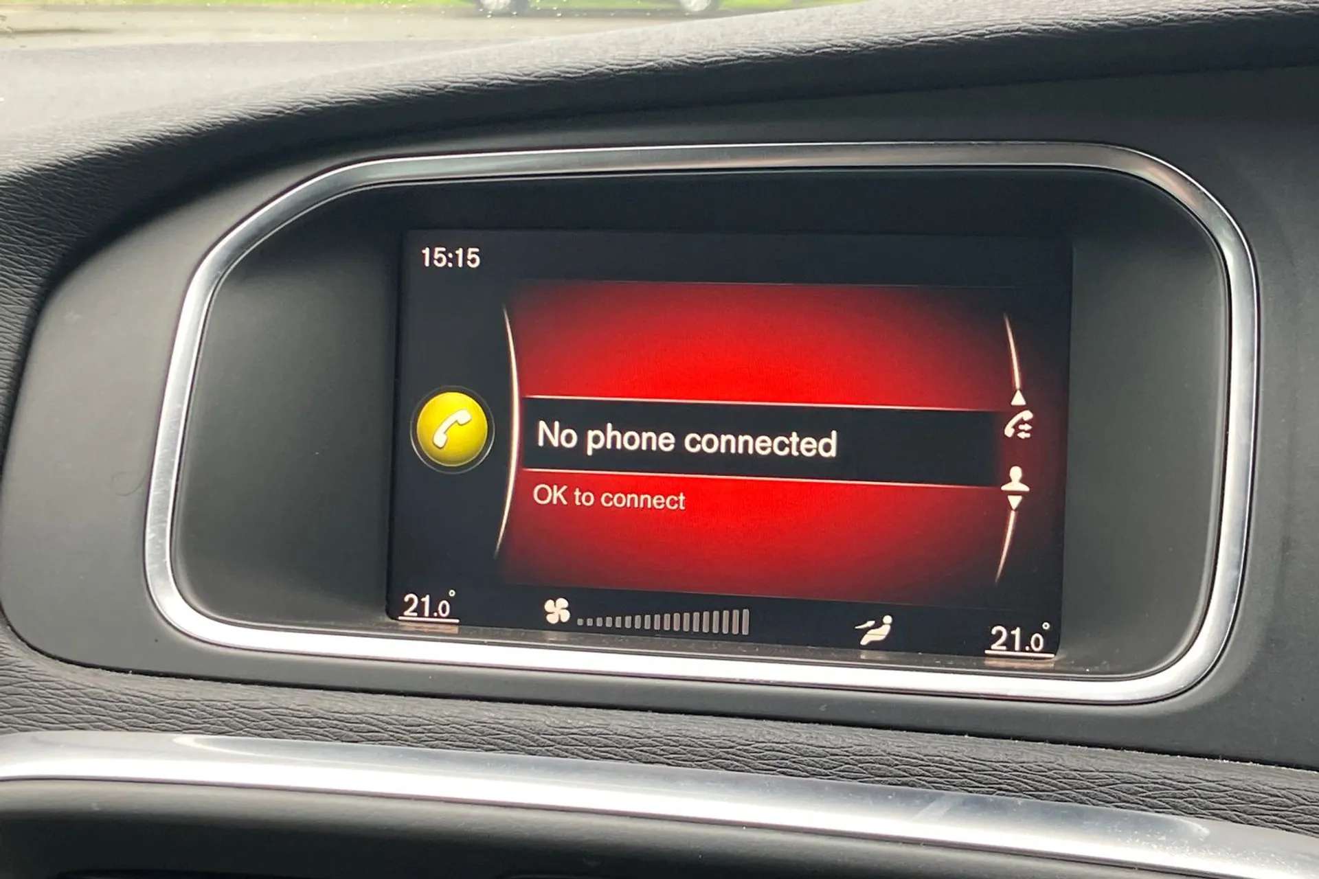 2017 VOLVO V40 2017 VOLVO V40