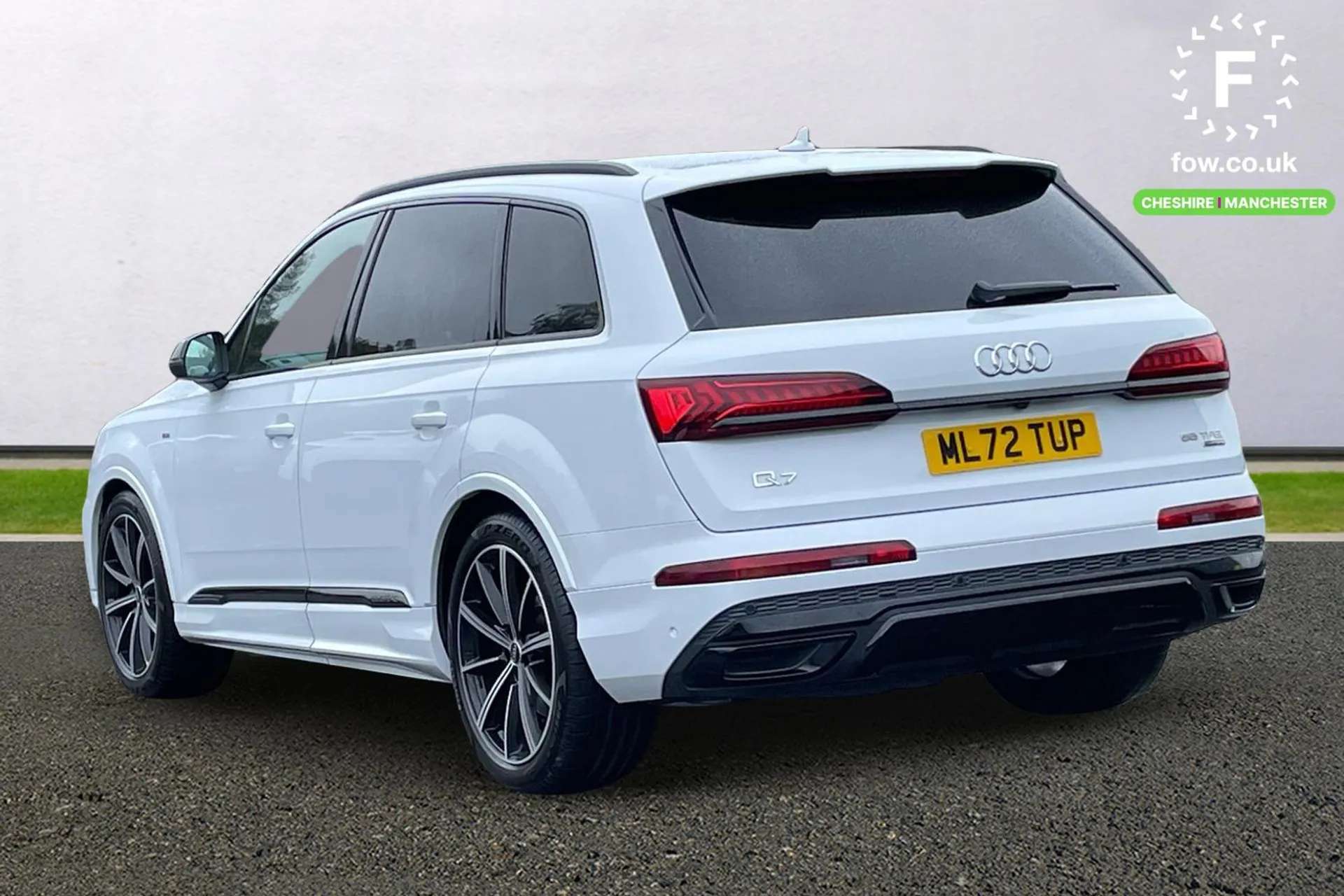 A 2022 AUDI Q7 55 TFSI Quattro Black Edition 5dr Tiptronic [Audi matrix LED headlights with dynamic front and rear indicators, Parking system plus with 360 degree di A 2022 AUDI Q7 55 TFSI Quattro Black Edition 5dr Tiptronic [Audi matrix LED headlights with dynamic front and rear indicators, Parking system plus with 360 degree di
