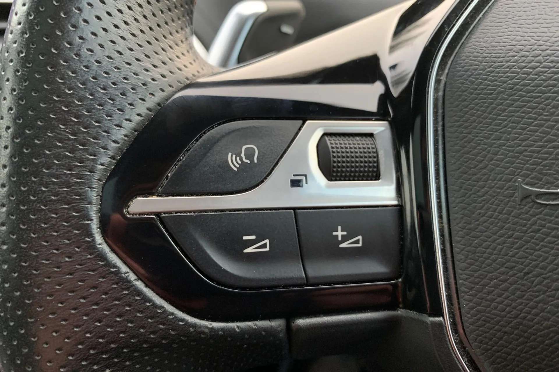 2020 PEUGEOT 3008 2020 PEUGEOT 3008