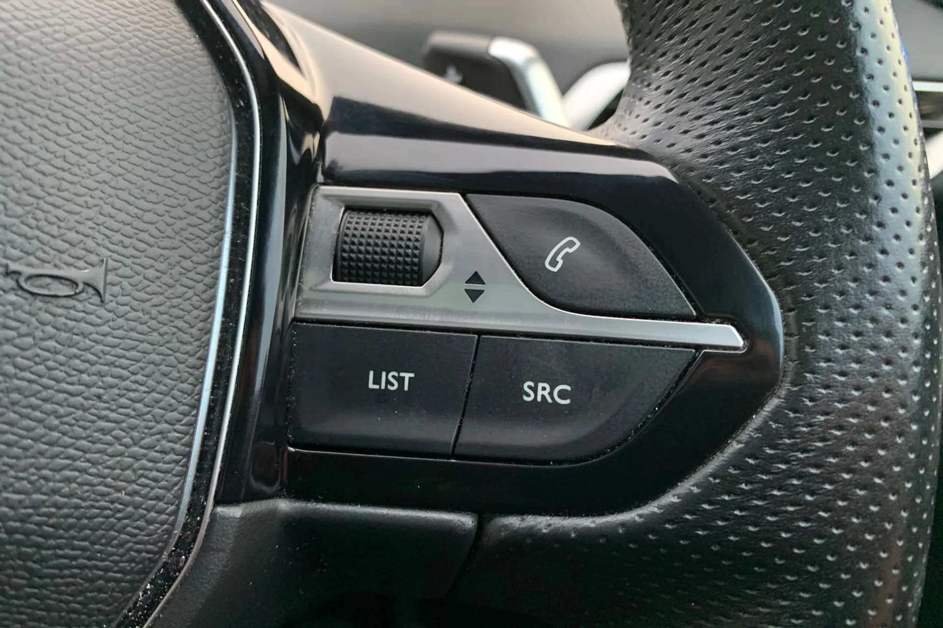 2020 PEUGEOT 3008 2020 PEUGEOT 3008