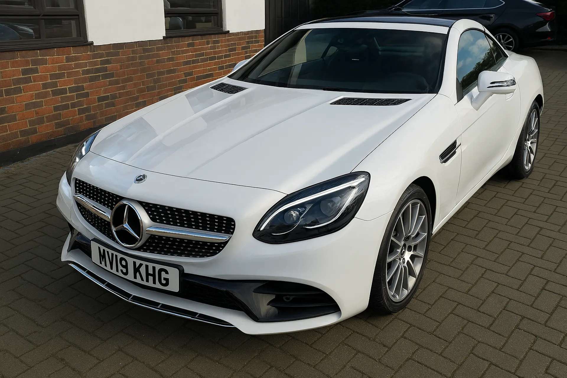 A 2019 MERCEDES-BENZ SLC SLC 180 AMG Line 2dr 9G-Tronic A 2019 MERCEDES-BENZ SLC SLC 180 AMG Line 2dr 9G-Tronic