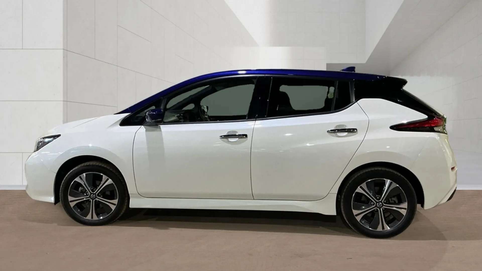 2021 NISSAN LEAF 2021 NISSAN LEAF