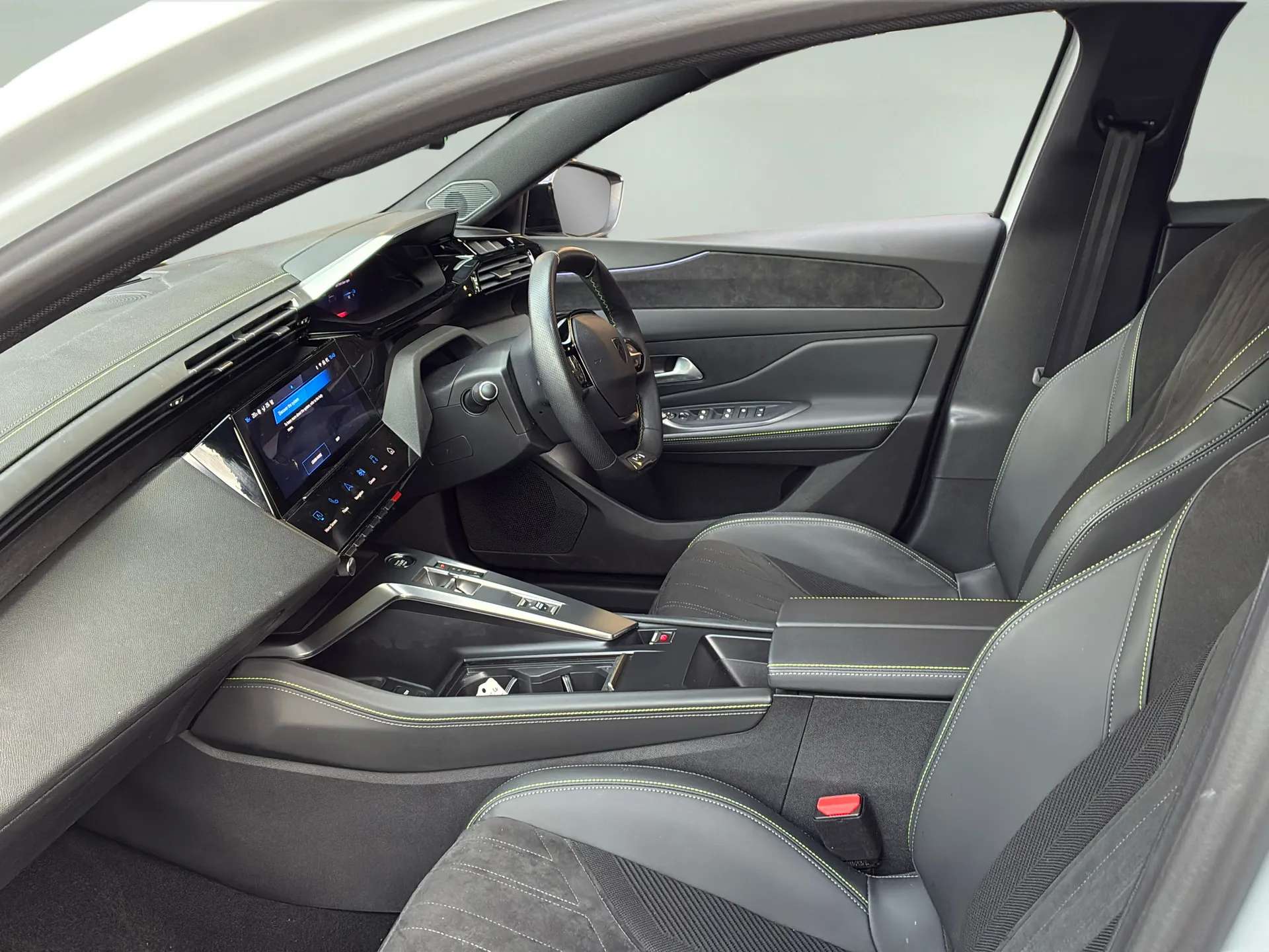 A 2024 PEUGEOT 308 115kW GT 54kWh 5dr Auto [ Driver sport pack with sports power steering, Visibility pack with automatic magic wash windscreen wipers, e-remote control A 2024 PEUGEOT 308 115kW GT 54kWh 5dr Auto [ Driver sport pack with sports power steering, Visibility pack with automatic magic wash windscreen wipers, e-remote control