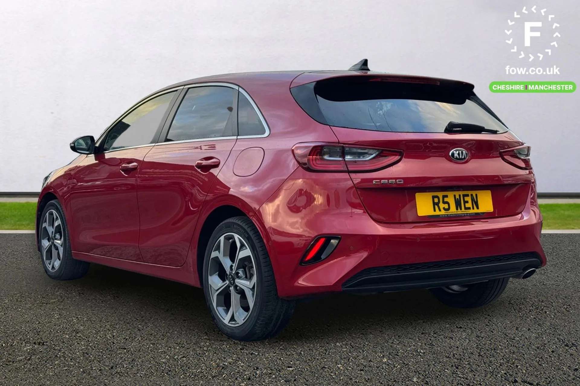 A 2019 KIA CEED 1.4T GDi ISG First Edition 5dr DCT [ Wireless Mobile Phone Charger , Reversing camera with dynamic guide lines , Smart park assist system (SPAS) with A 2019 KIA CEED 1.4T GDi ISG First Edition 5dr DCT [ Wireless Mobile Phone Charger , Reversing camera with dynamic guide lines , Smart park assist system (SPAS) with