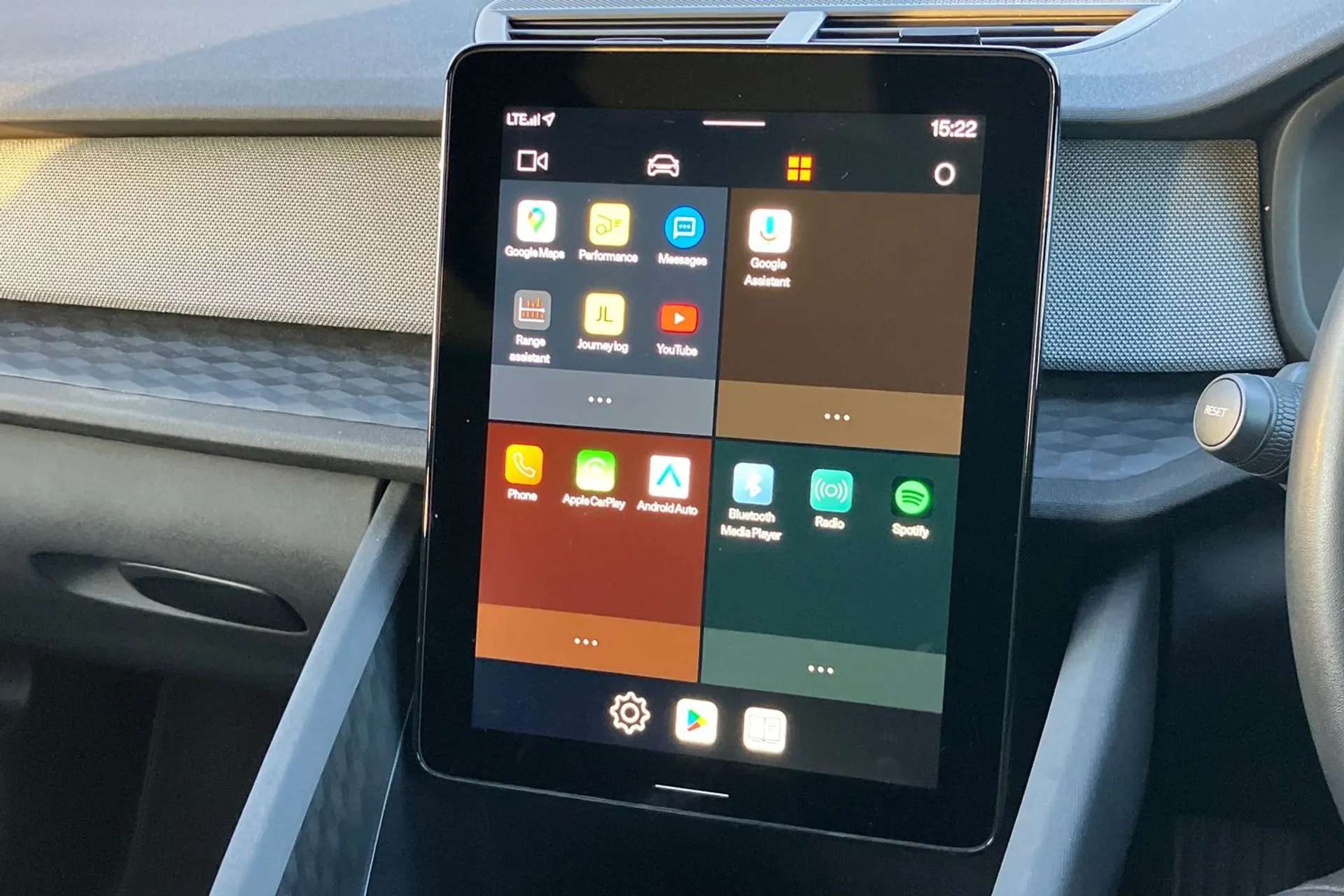 2022 POLESTAR 2 2022 POLESTAR 2