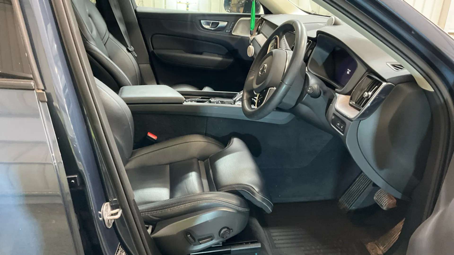 2022 VOLVO XC60 2022 VOLVO XC60